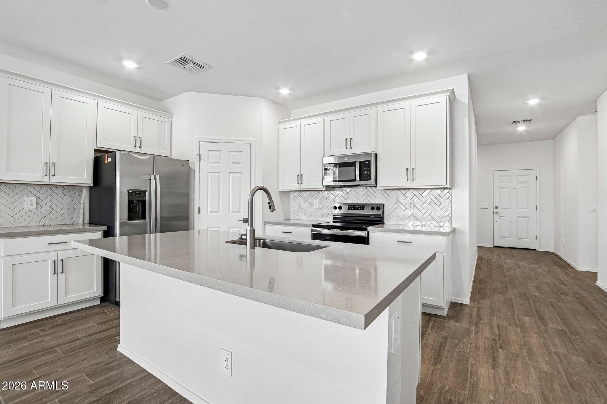 24071 W HUNTINGTON Drive