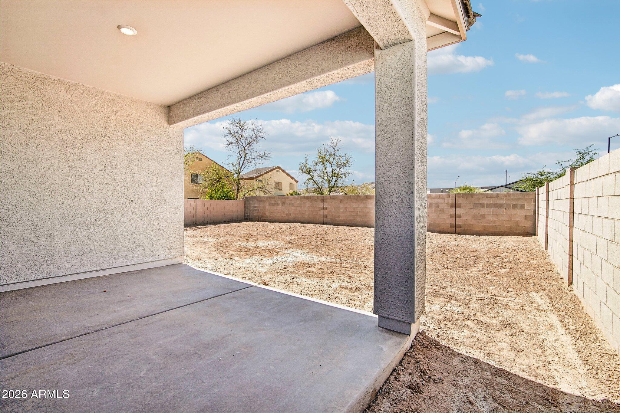 24071 W HUNTINGTON Drive