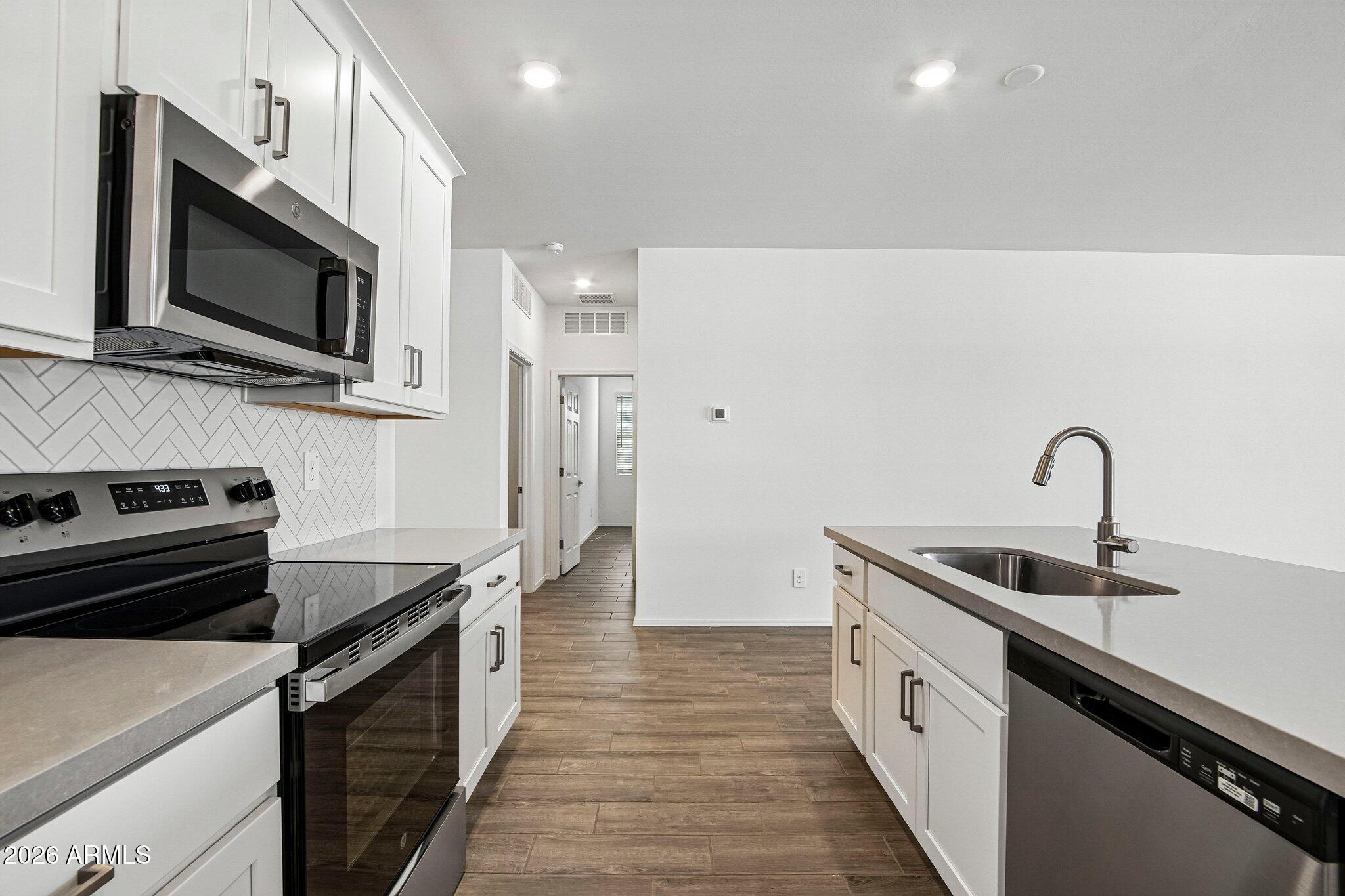 24071 W HUNTINGTON Drive