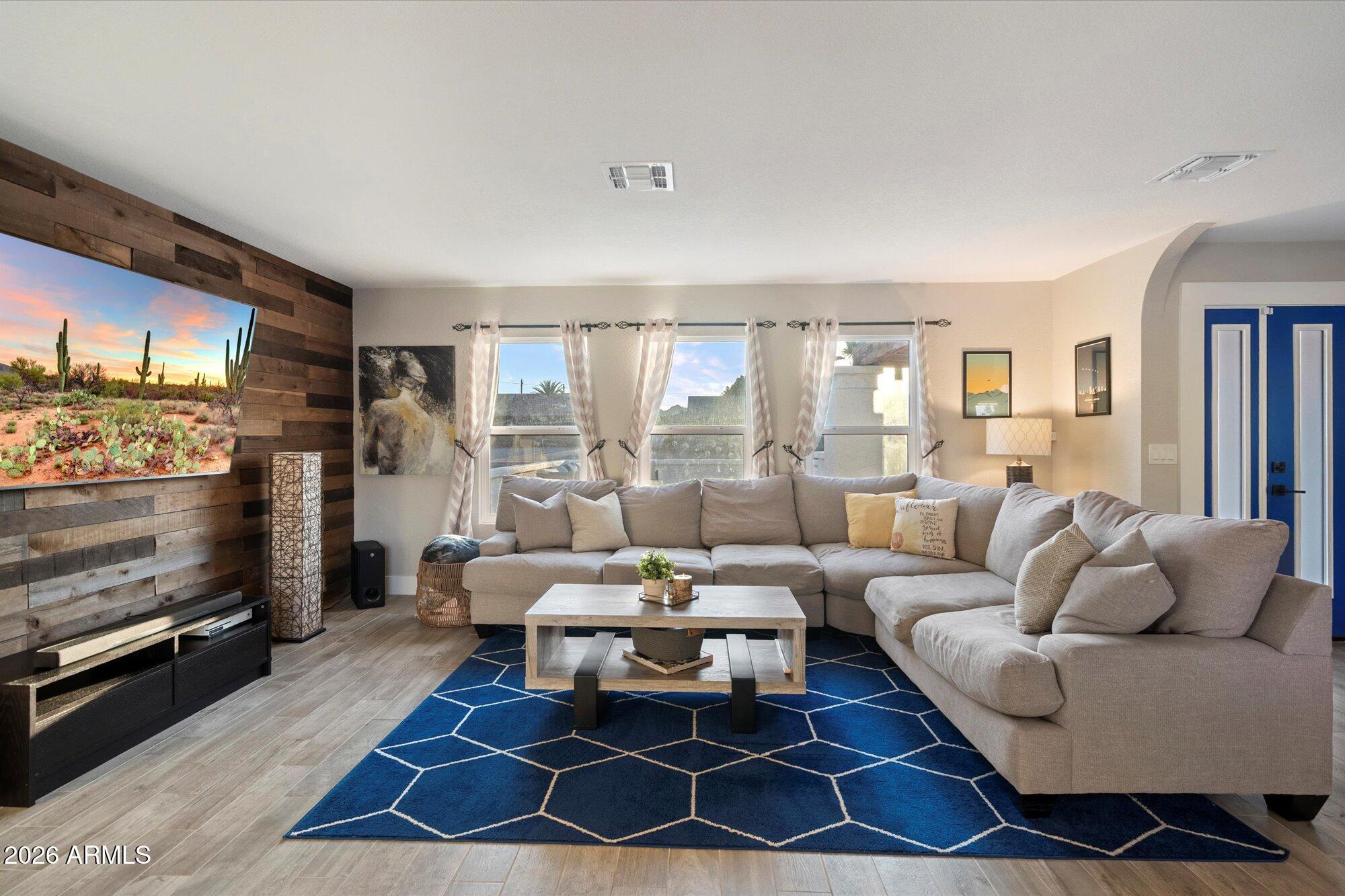 10245 N 34TH Place
