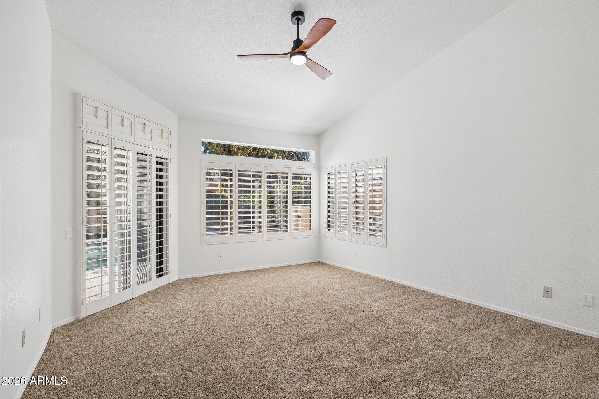 5637 E BEVERLY Lane