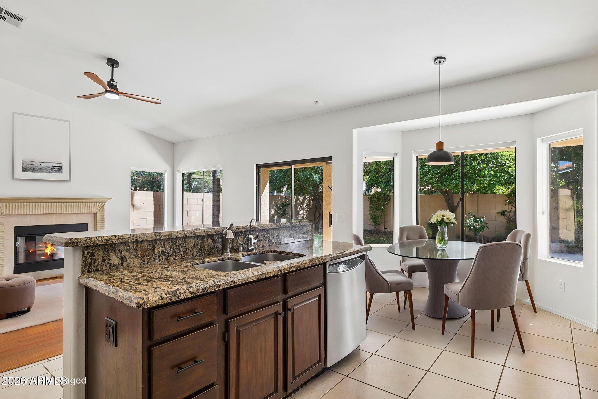 5637 E BEVERLY Lane