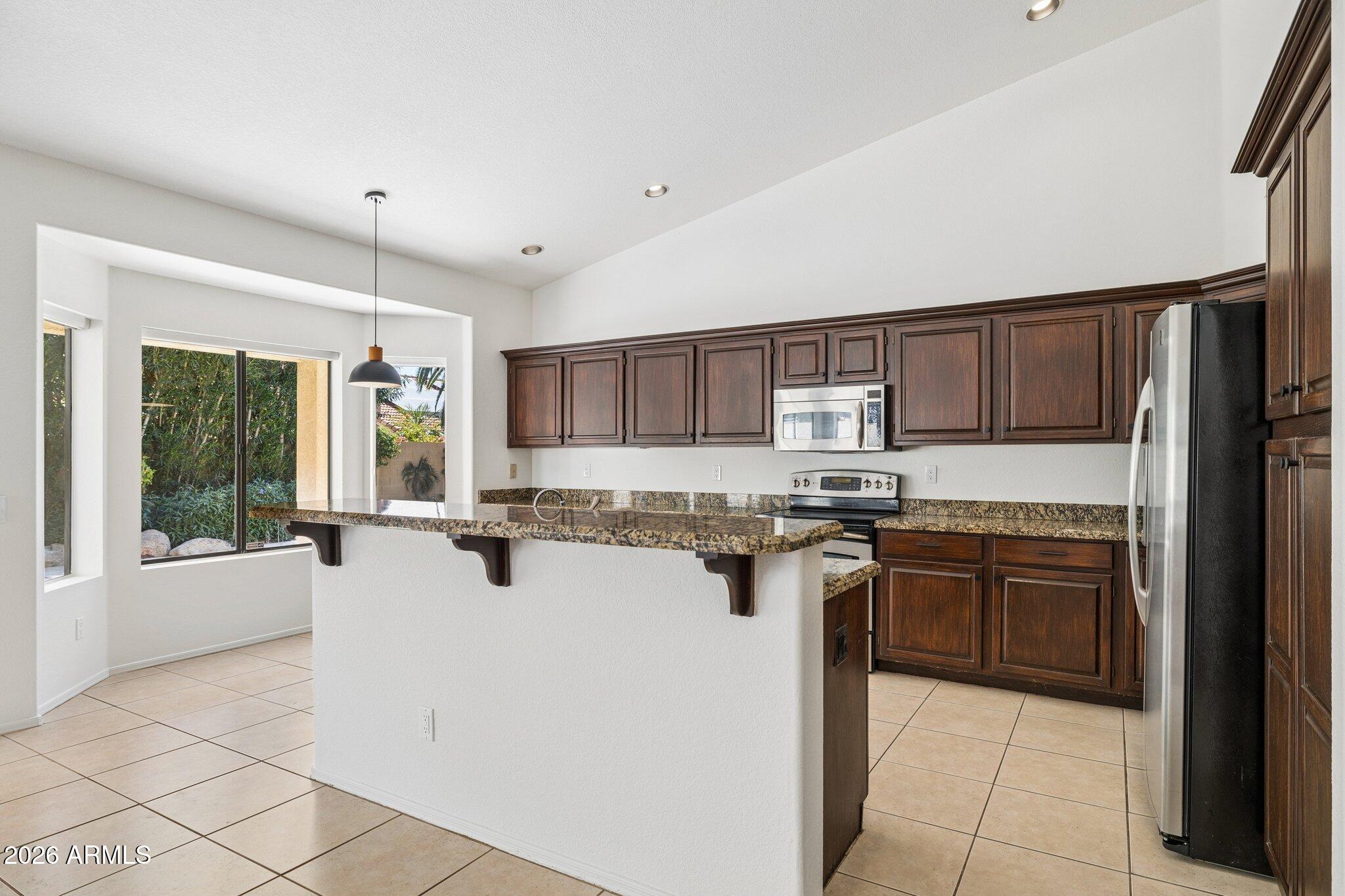 5637 E BEVERLY Lane