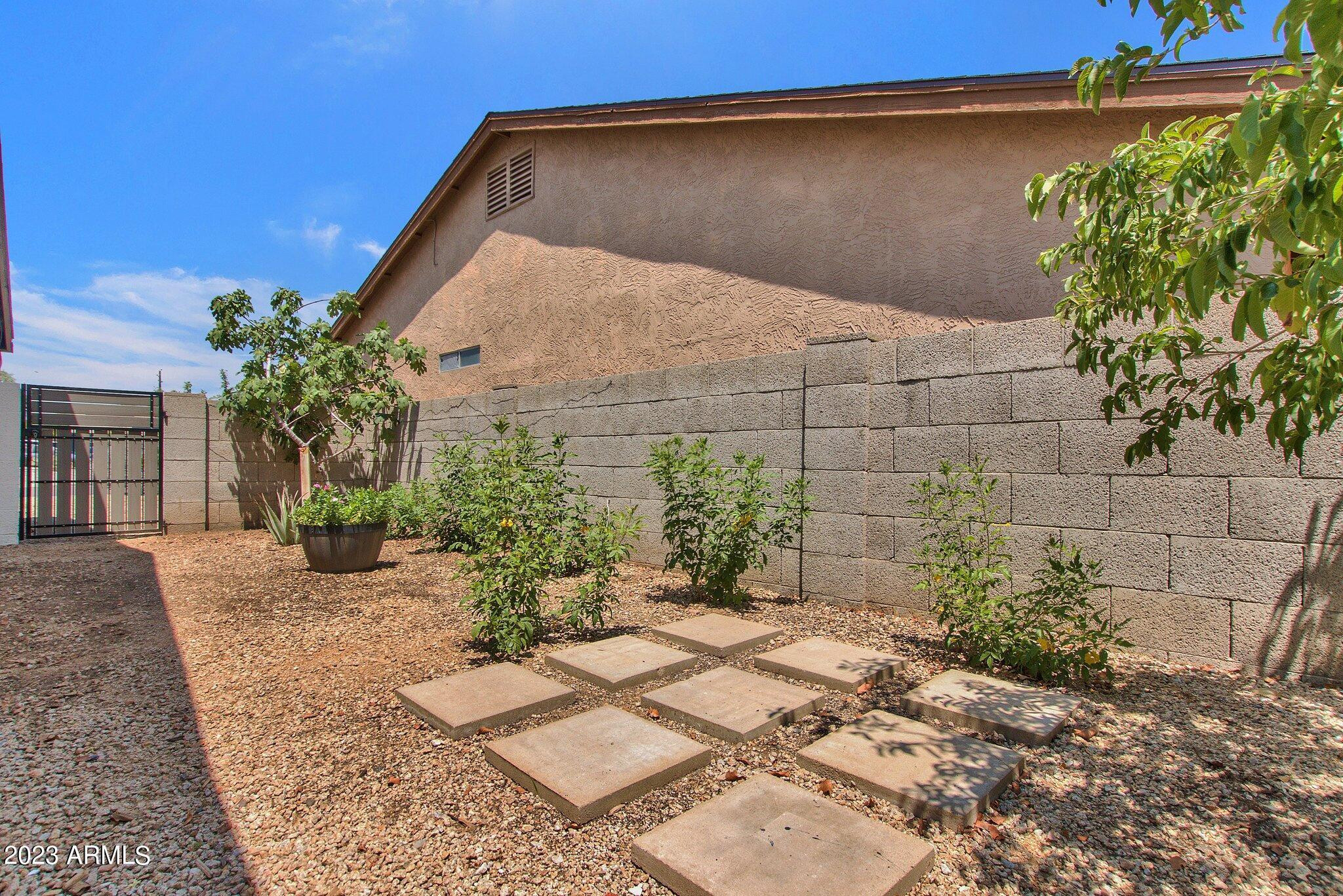 6867 E Phelps Road