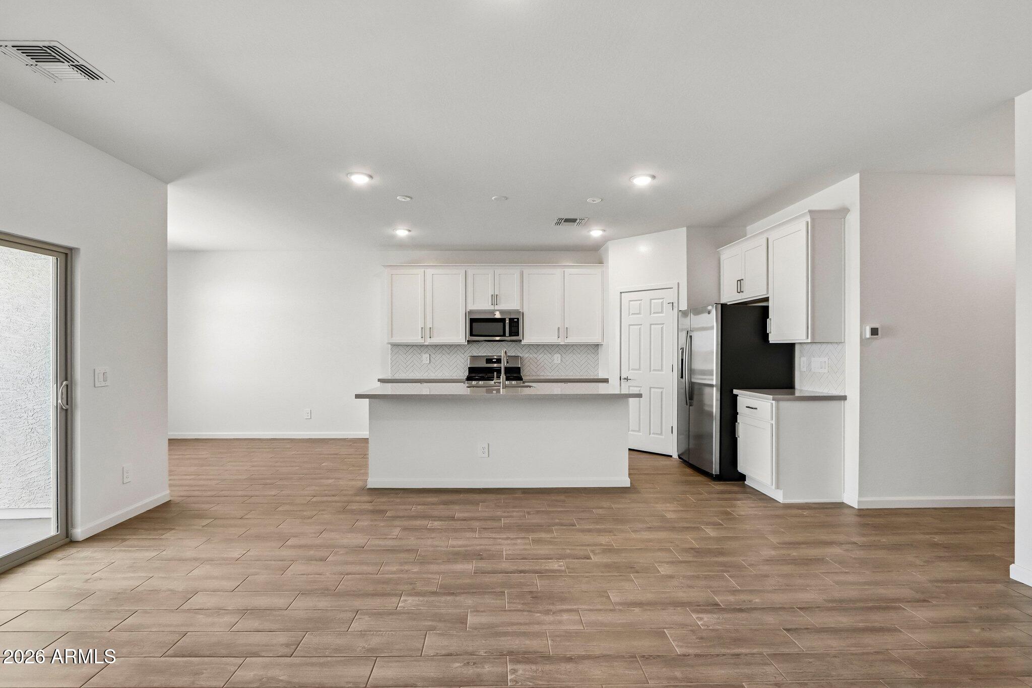 47624 W MOELLER Road