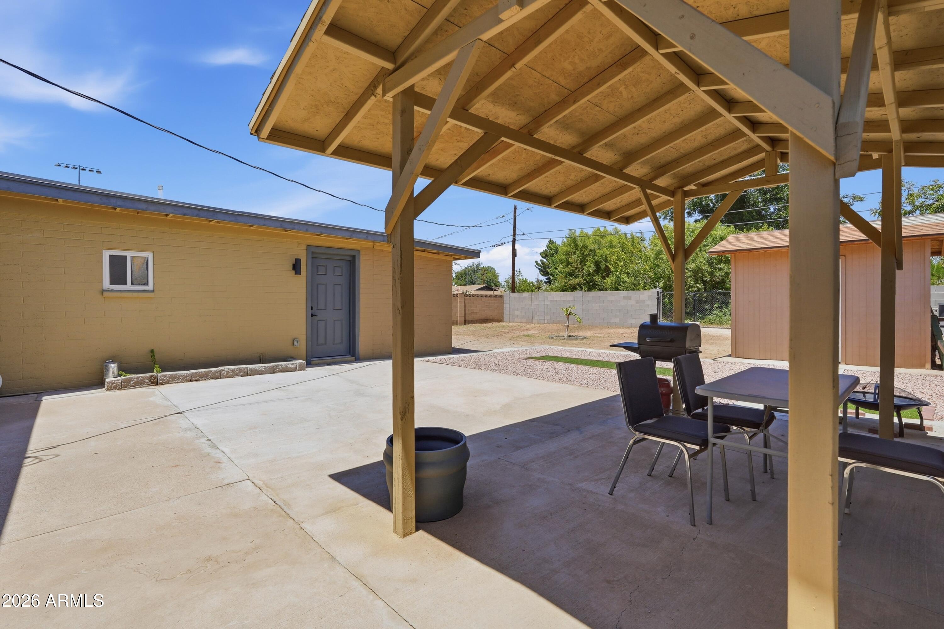 1020 E NIELSON Avenue