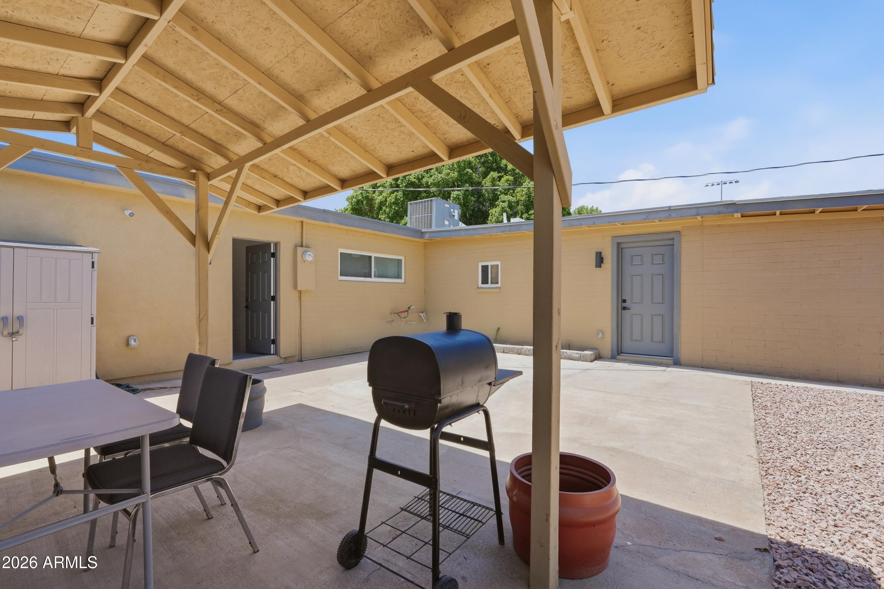 1020 E NIELSON Avenue