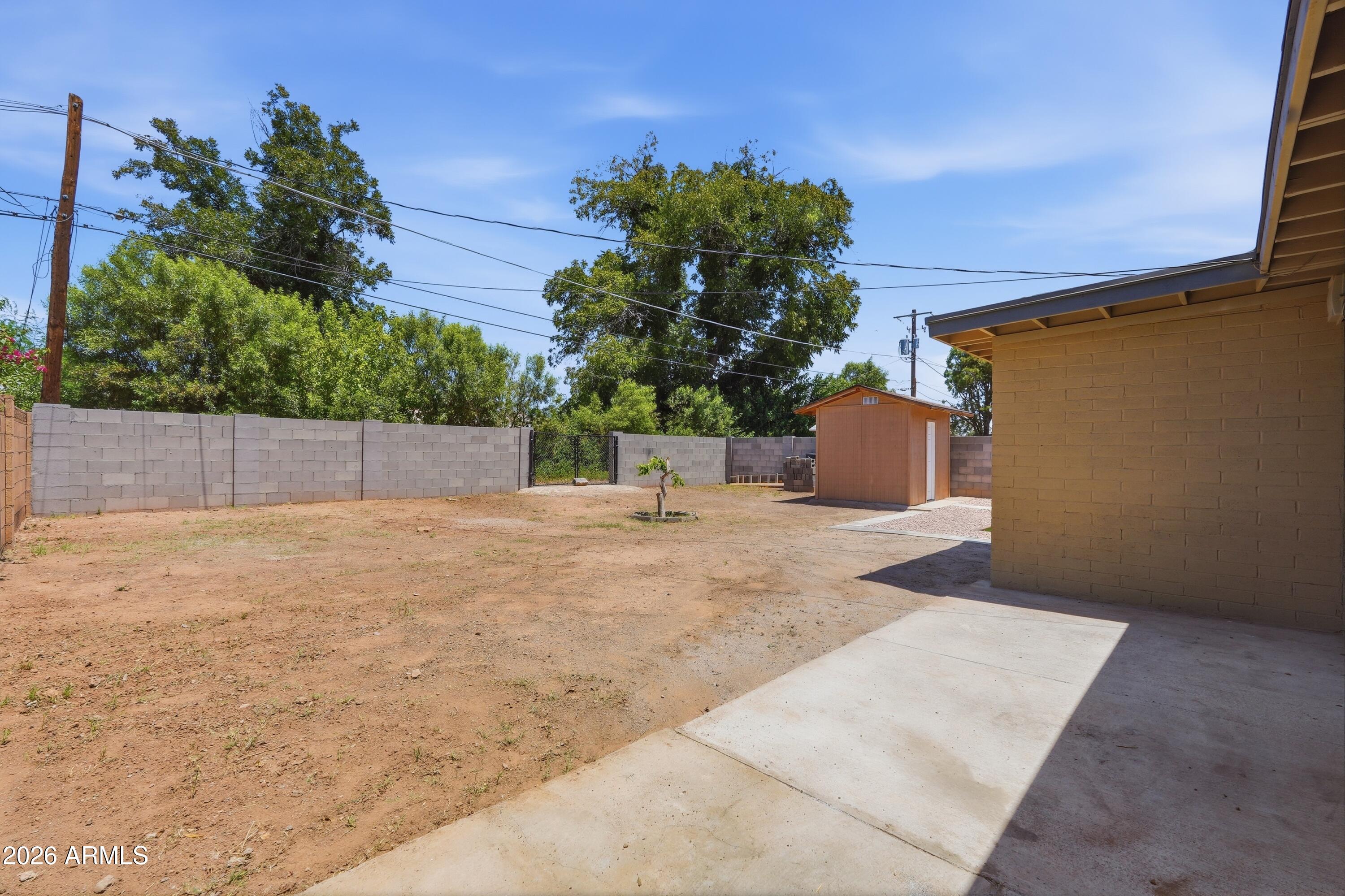 1020 E NIELSON Avenue