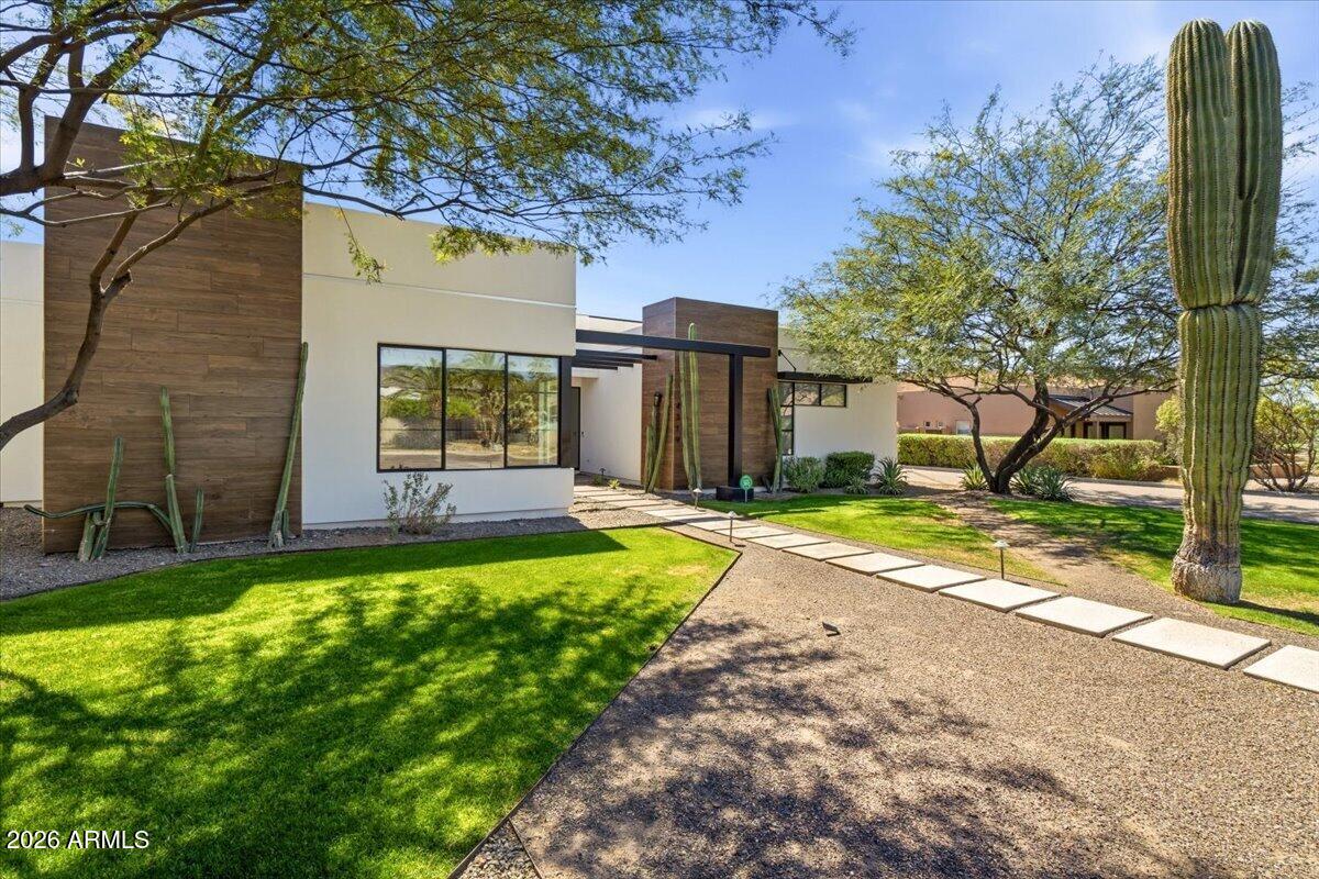 4319 E MARION Way