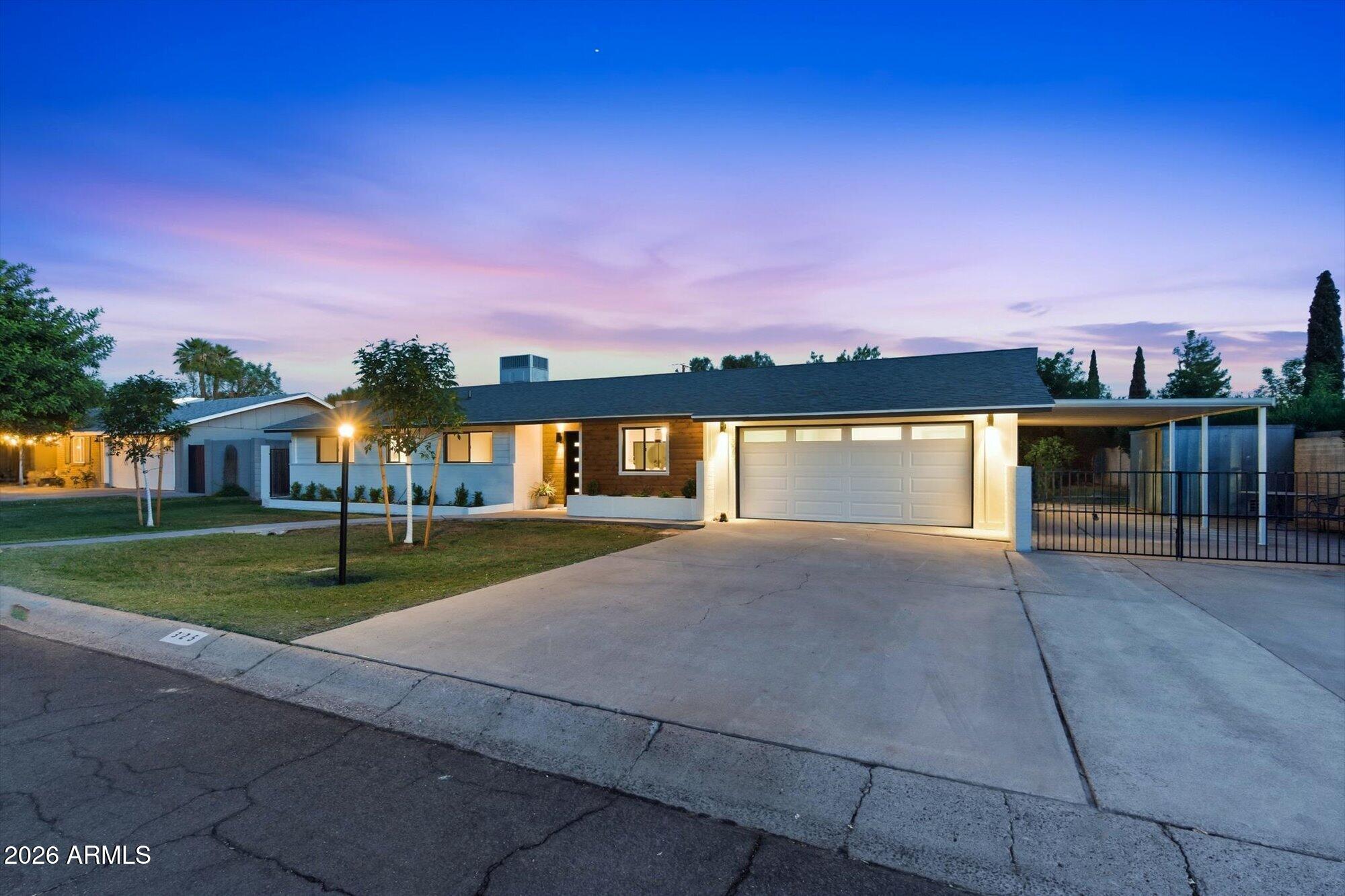 325 W LOMA Lane