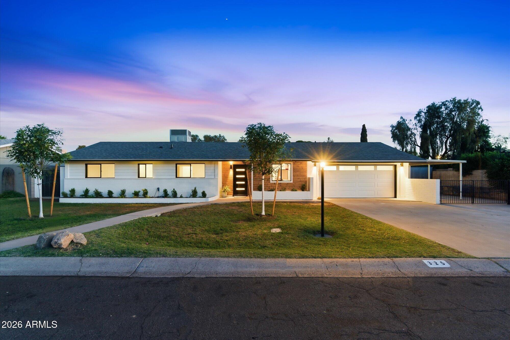 325 W LOMA Lane