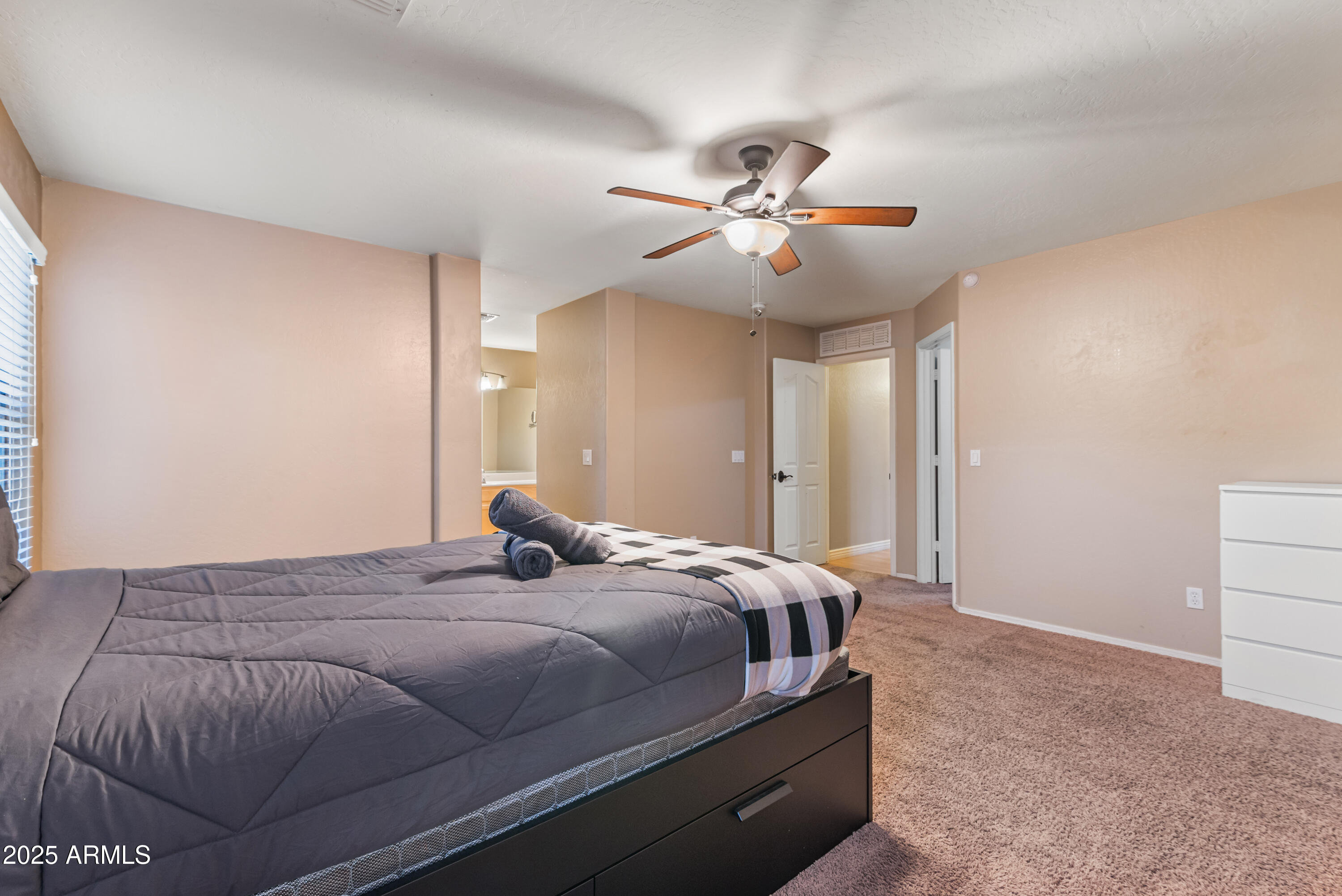 2113 W NANCY Lane