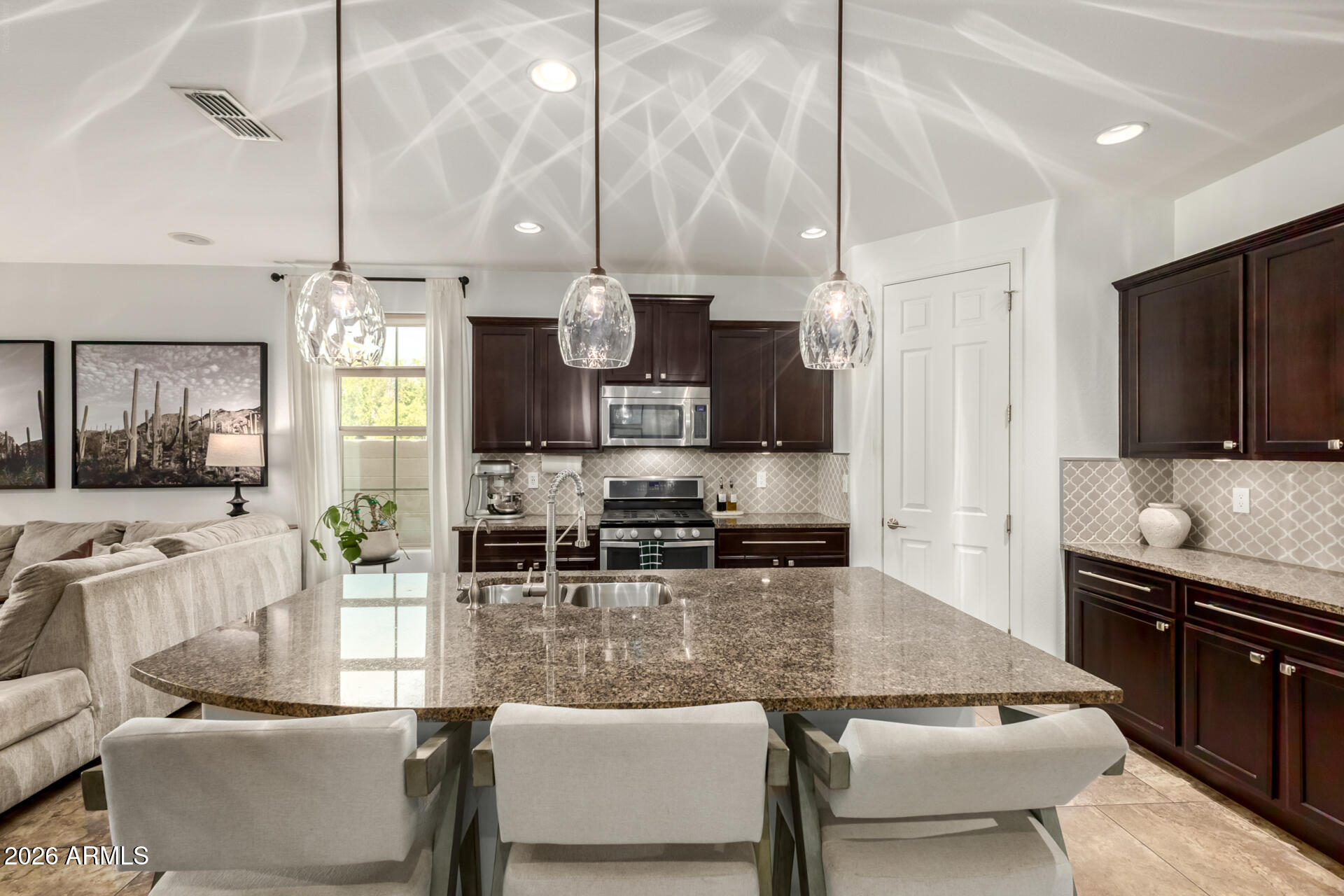 152 W ROSEMARY Drive