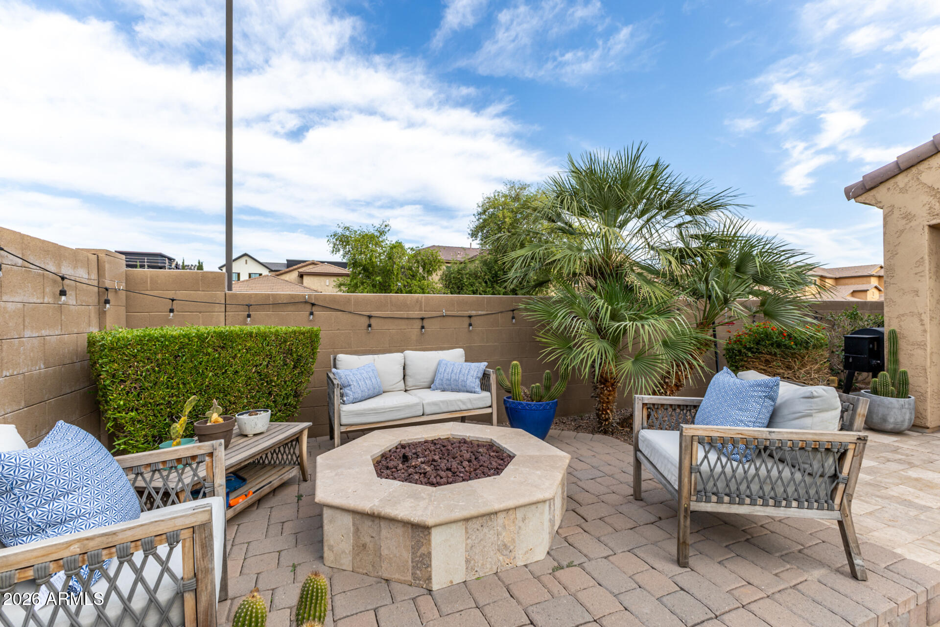 152 W ROSEMARY Drive
