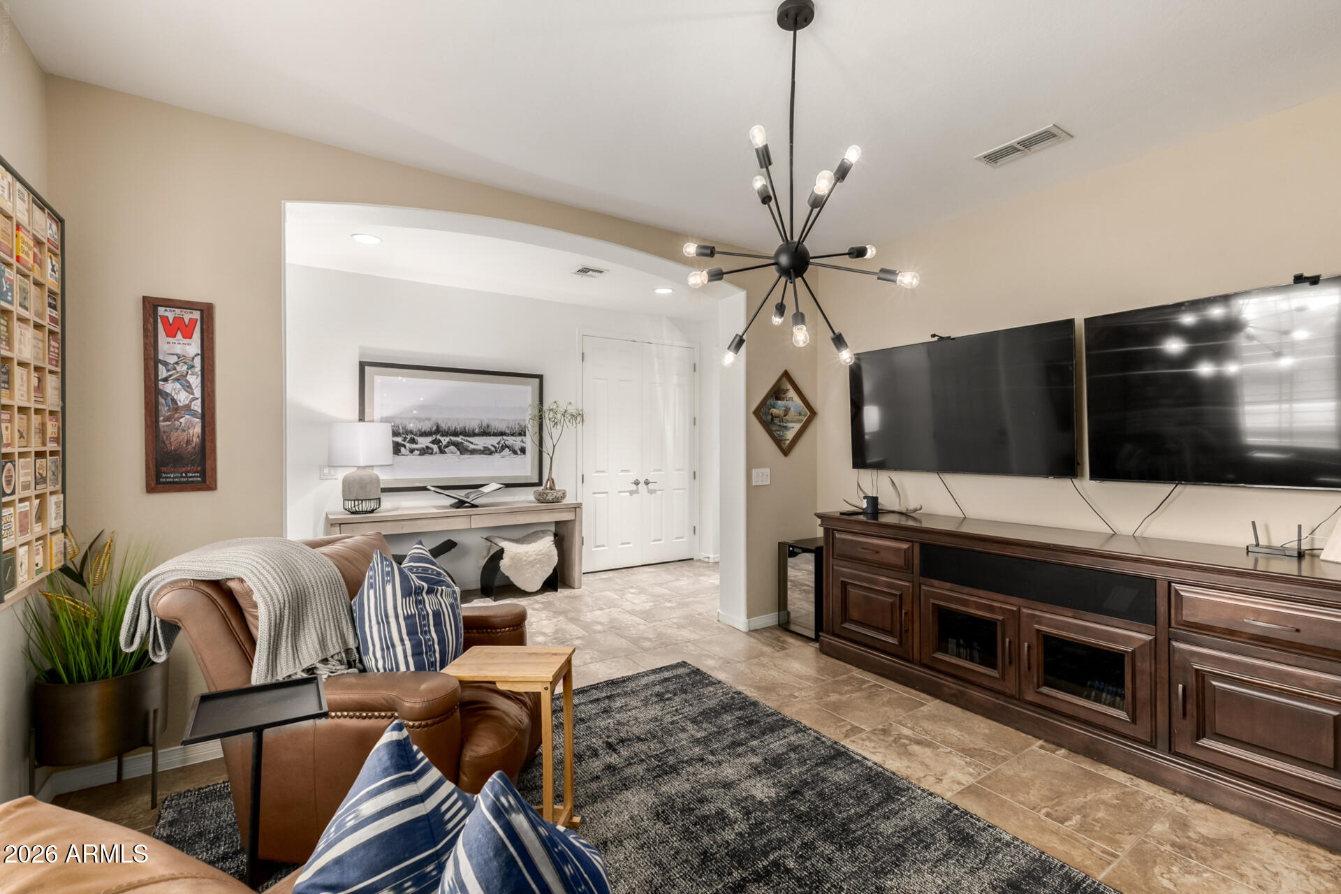 152 W ROSEMARY Drive