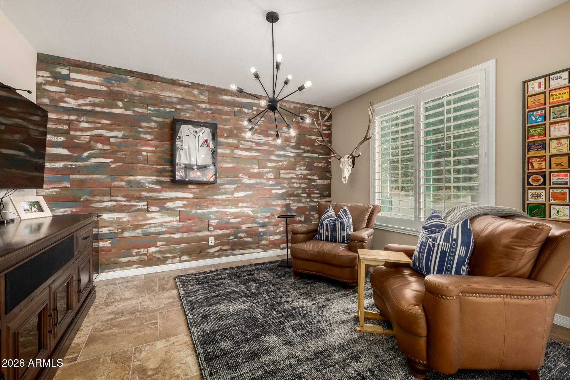 152 W ROSEMARY Drive
