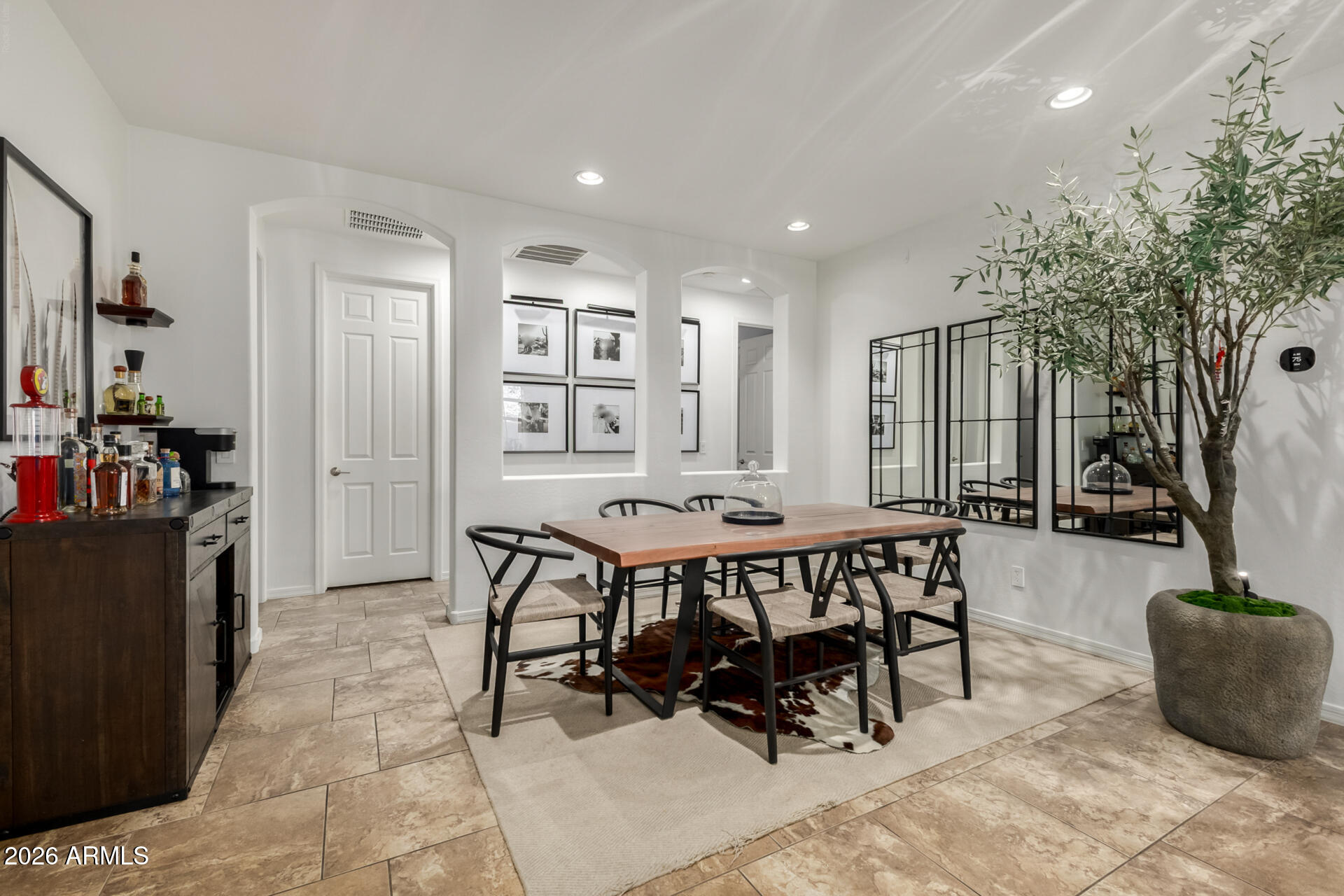 152 W ROSEMARY Drive