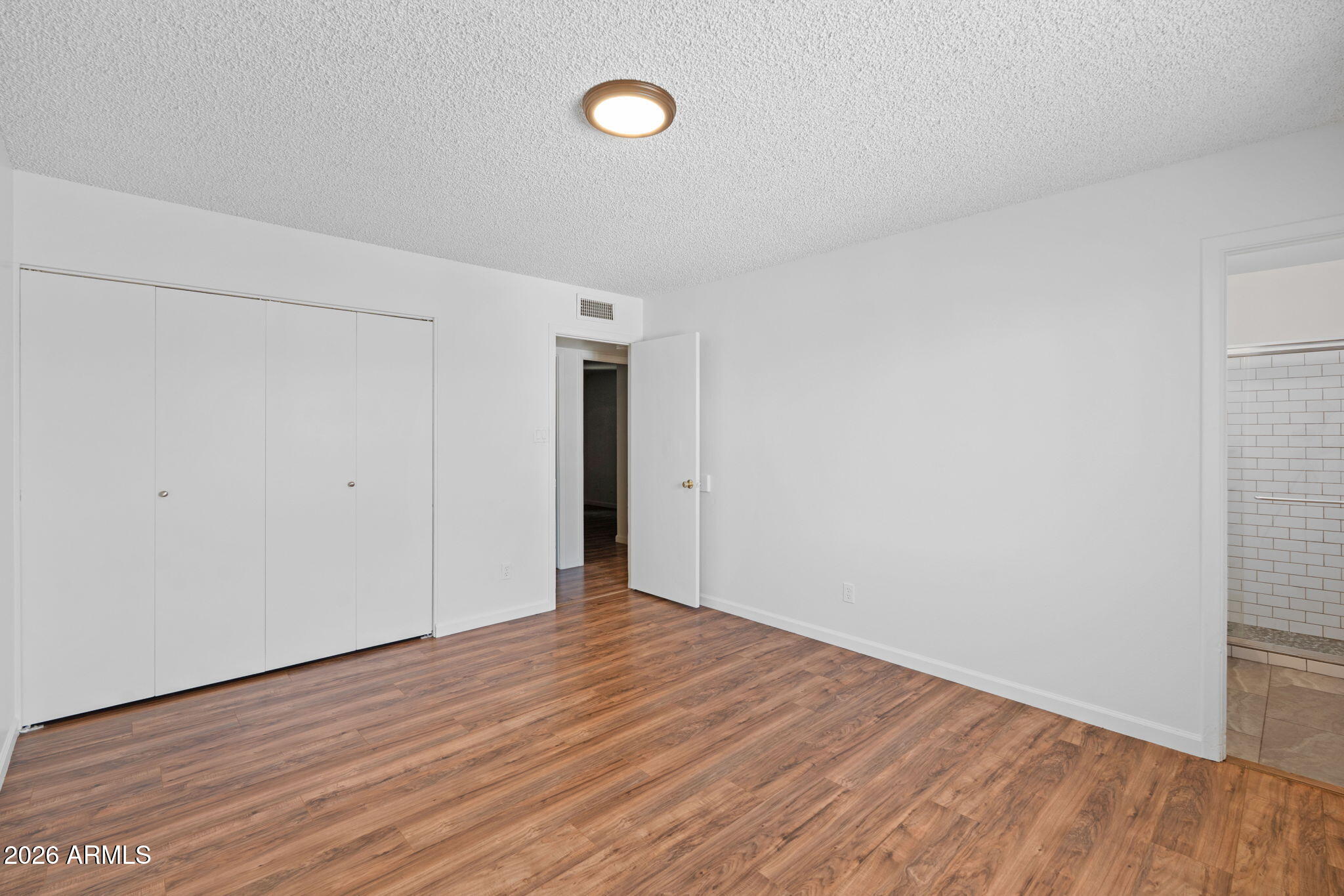 1664 E DEL RIO Drive