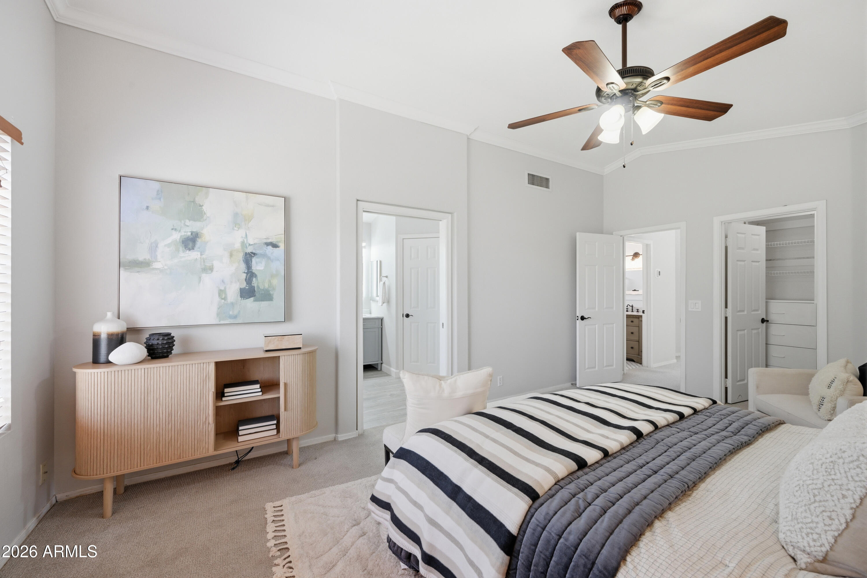 2306 N ACACIA