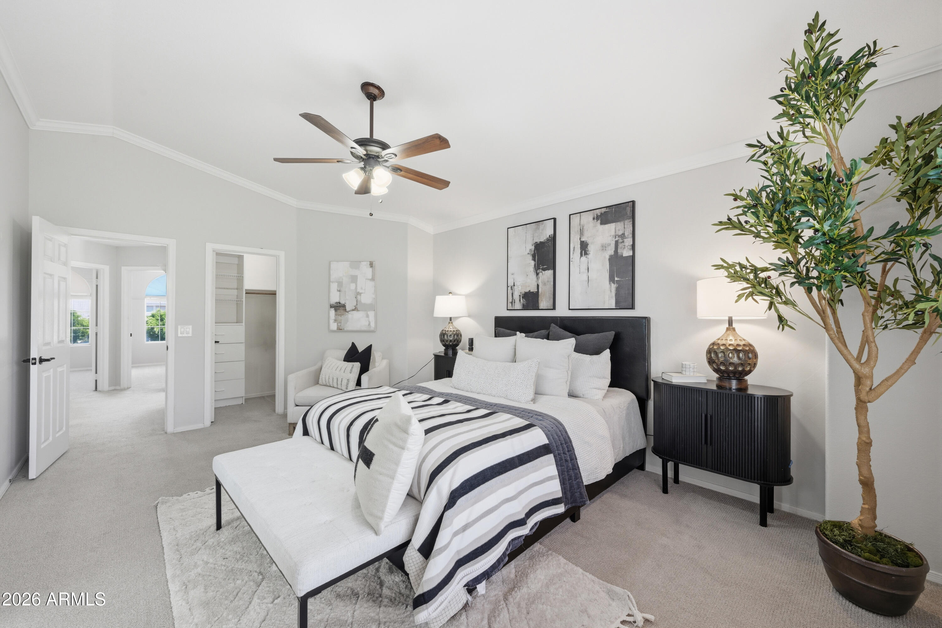 2306 N ACACIA