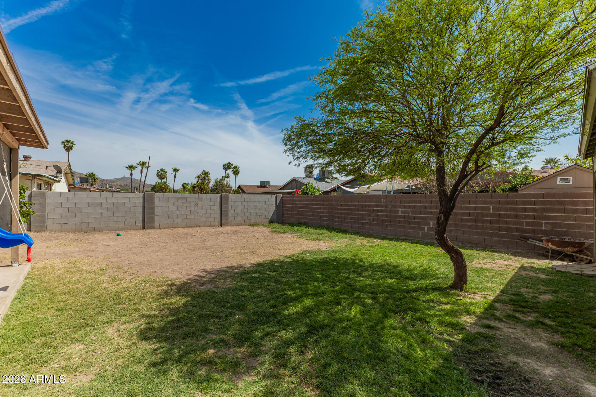 2347 W POINSETTIA Drive N