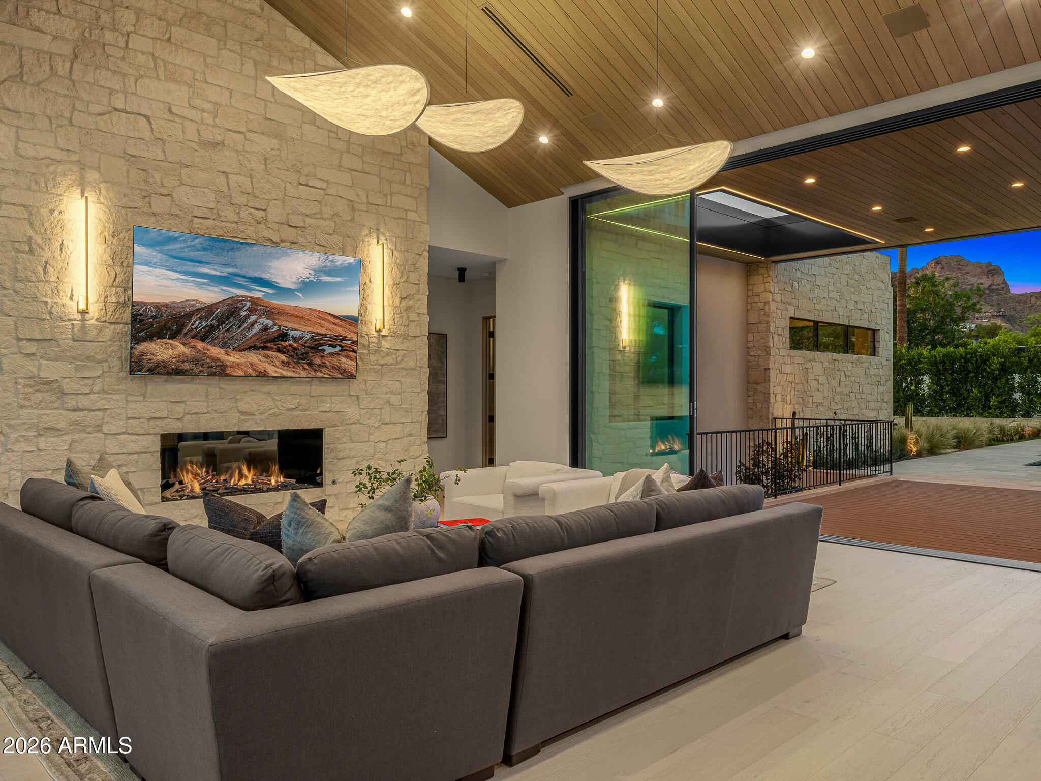 4828 E CALLE DEL MEDIO