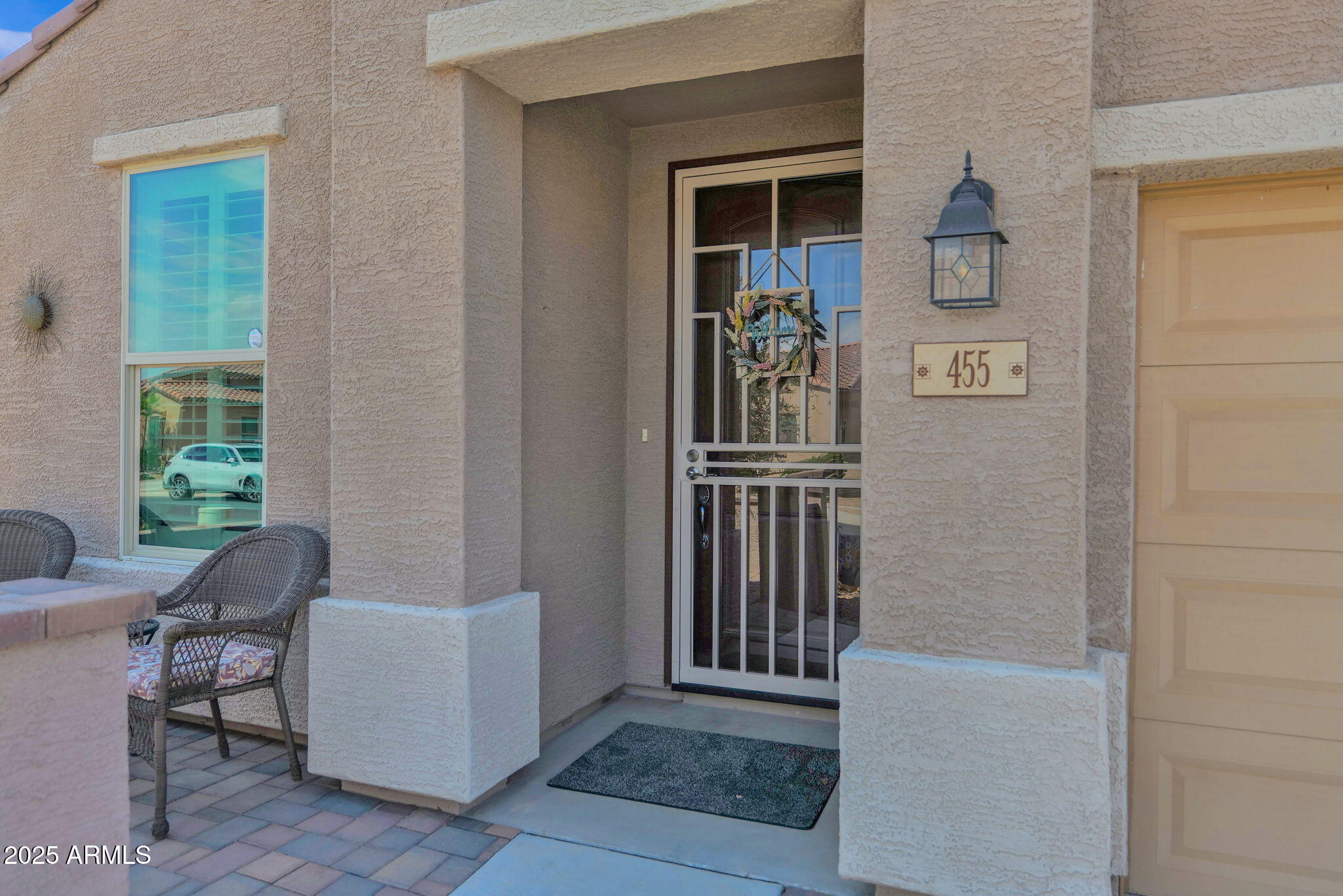 455 N RAINBOW Way