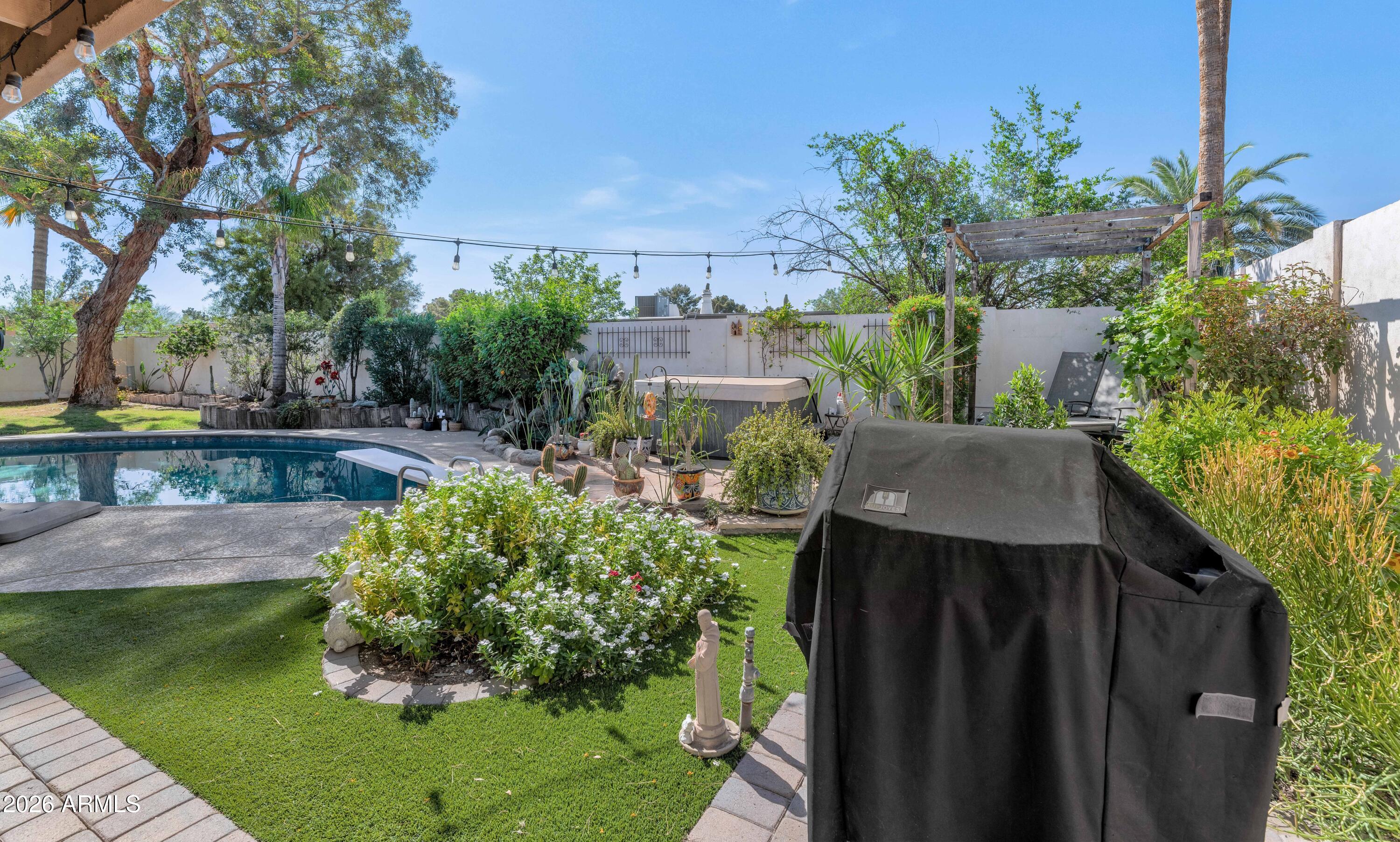 2501 E YUCCA Street