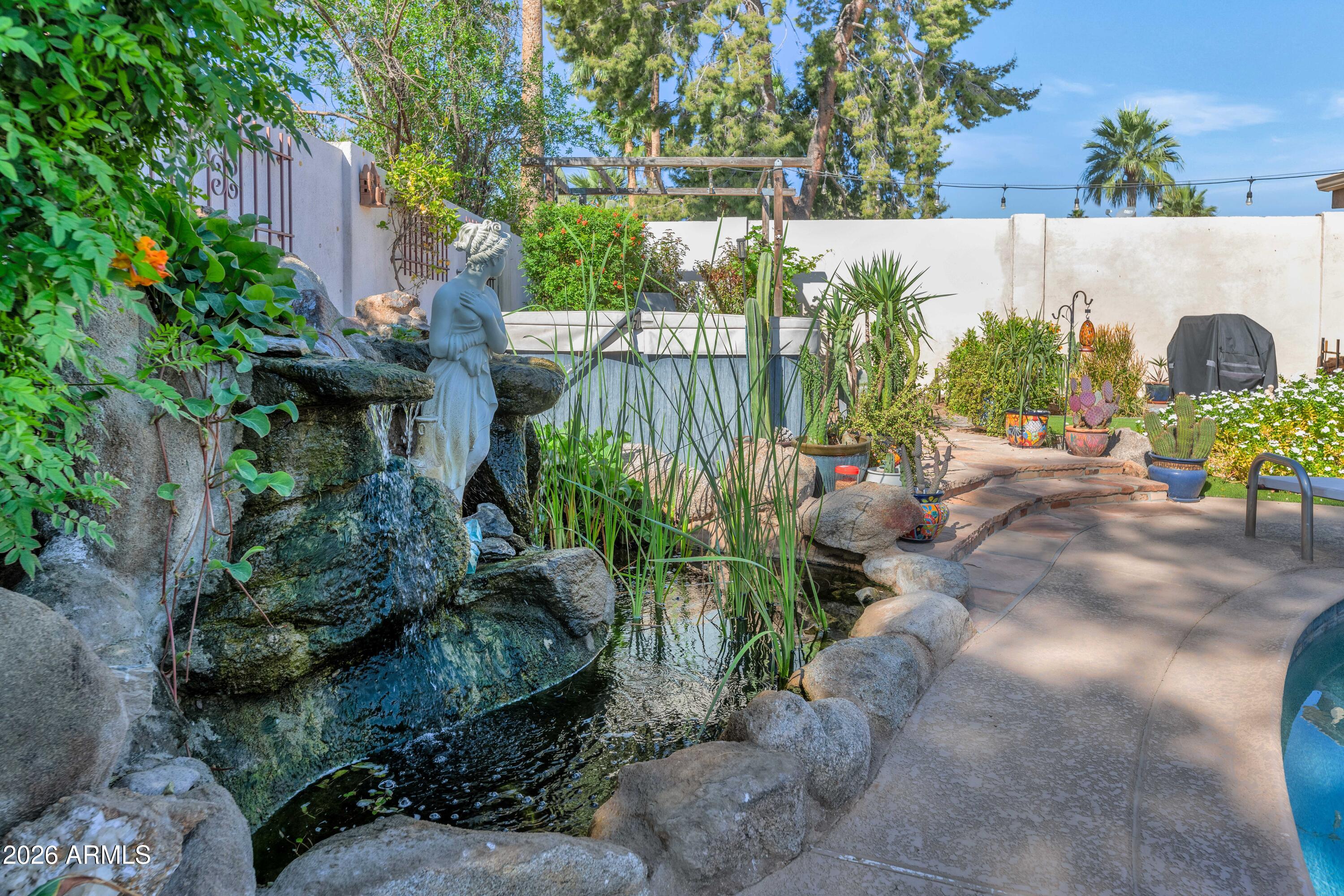 2501 E YUCCA Street