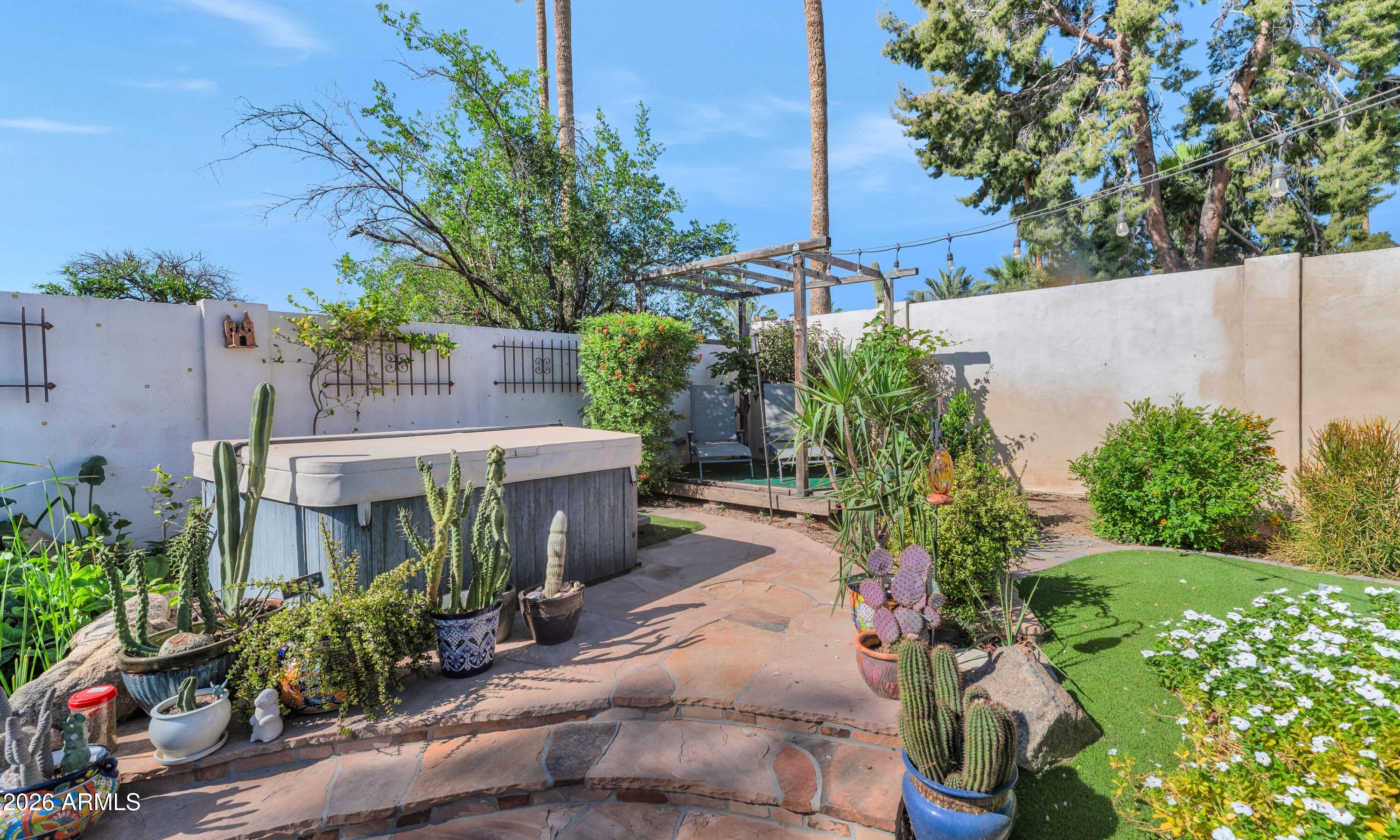 2501 E YUCCA Street