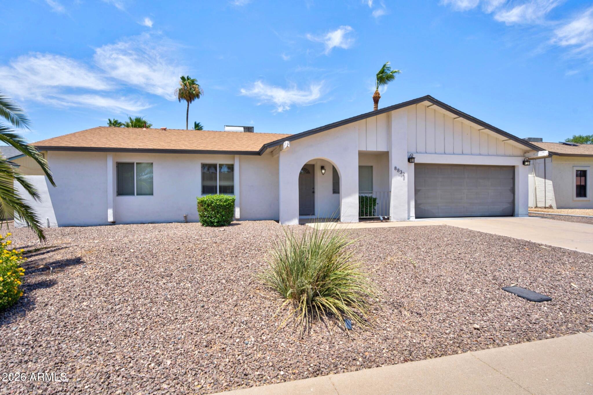 8832 E Lupine
