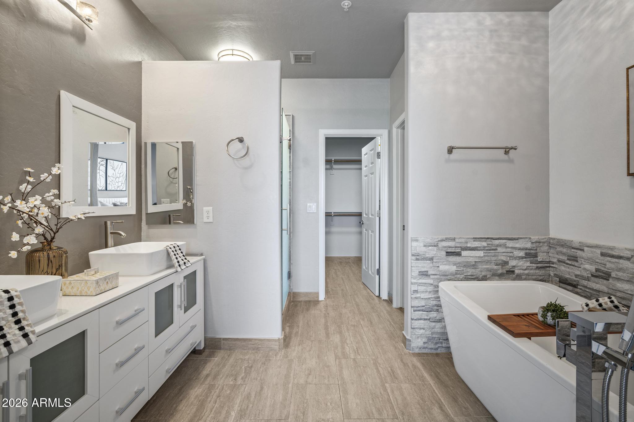 16420 N THOMPSON PEAK Parkway 1122