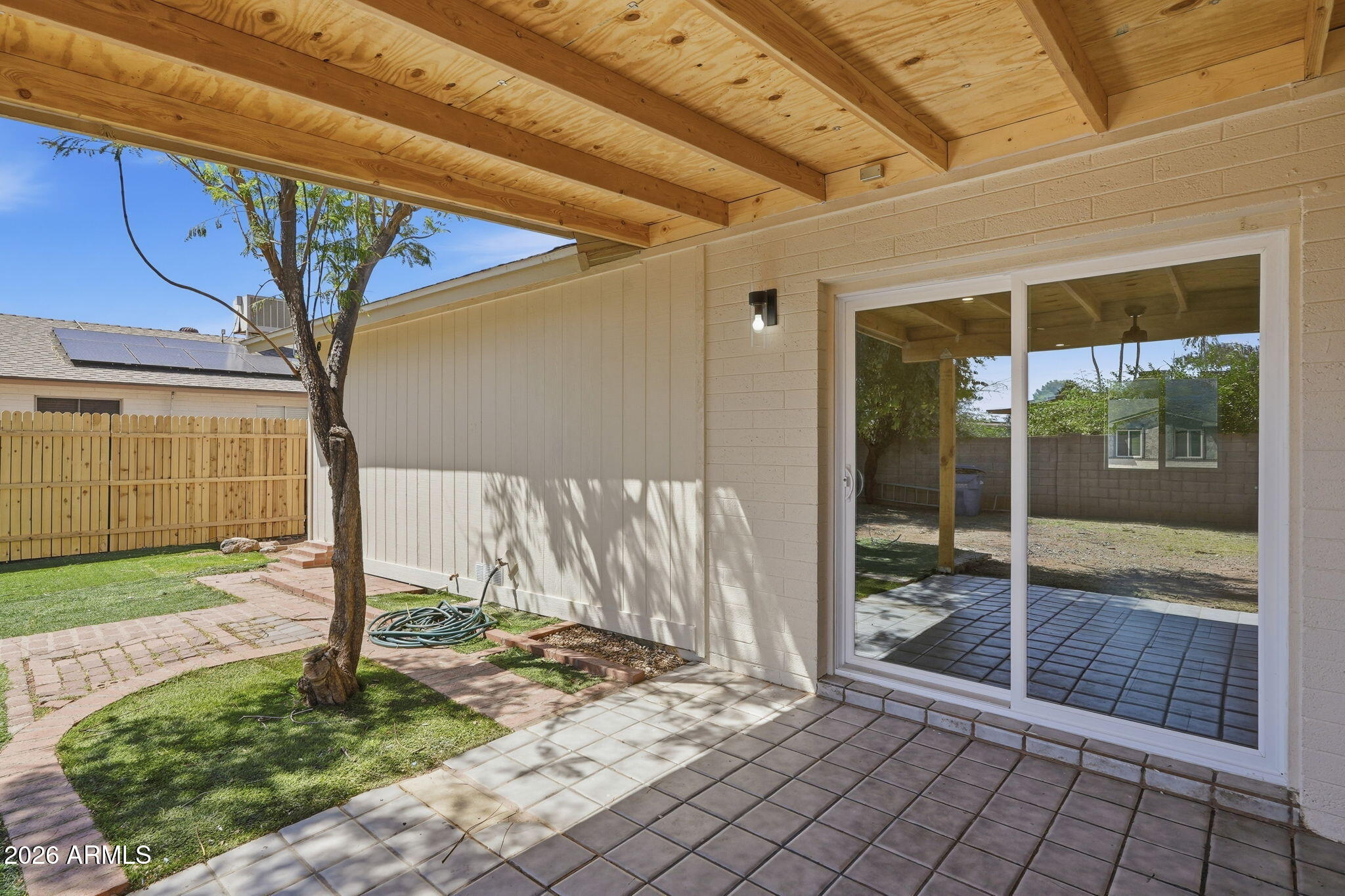 1327 W PIUTE Avenue