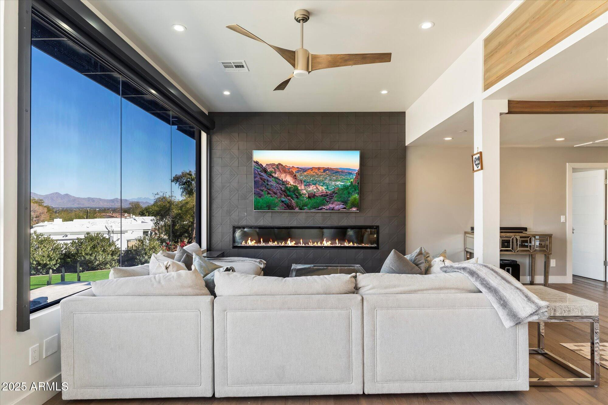 4401 E Sunset Drive