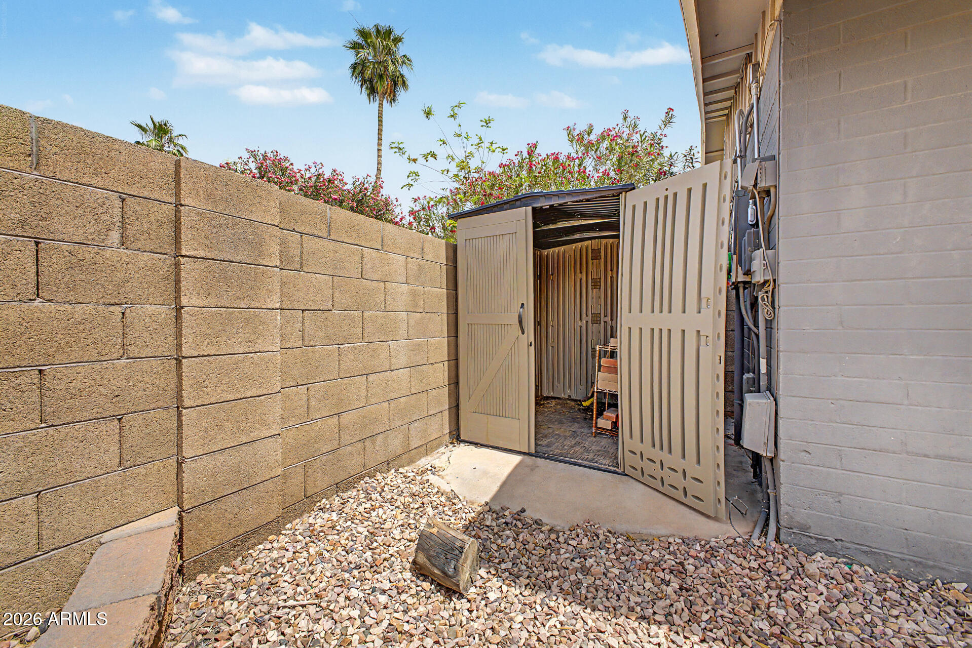 1951 E OXFORD Drive
