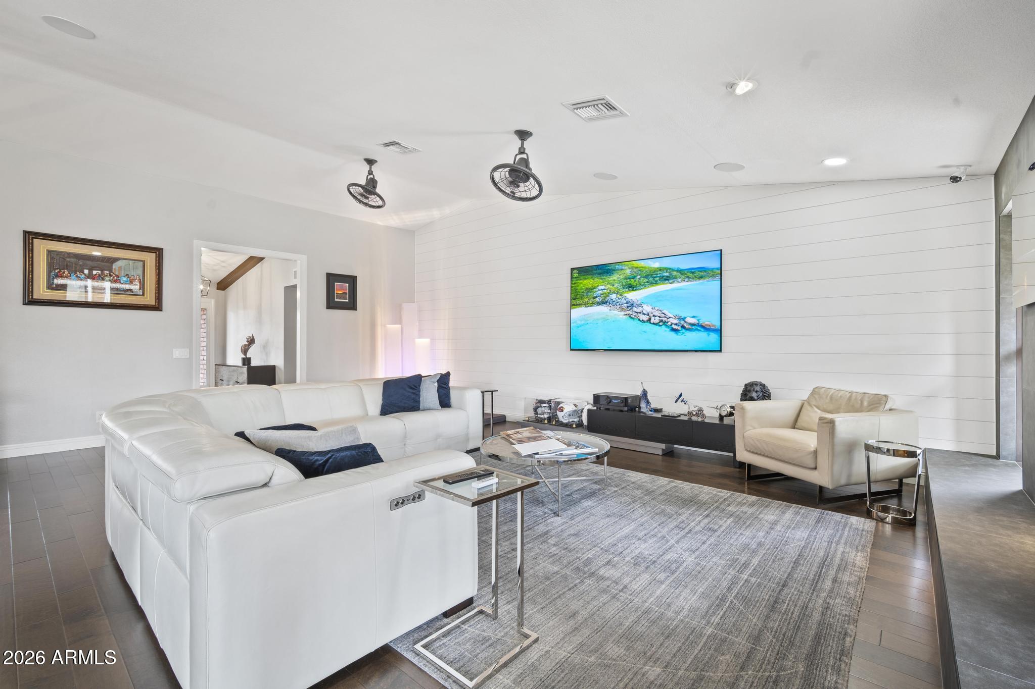 409 E CAROL ANN Way