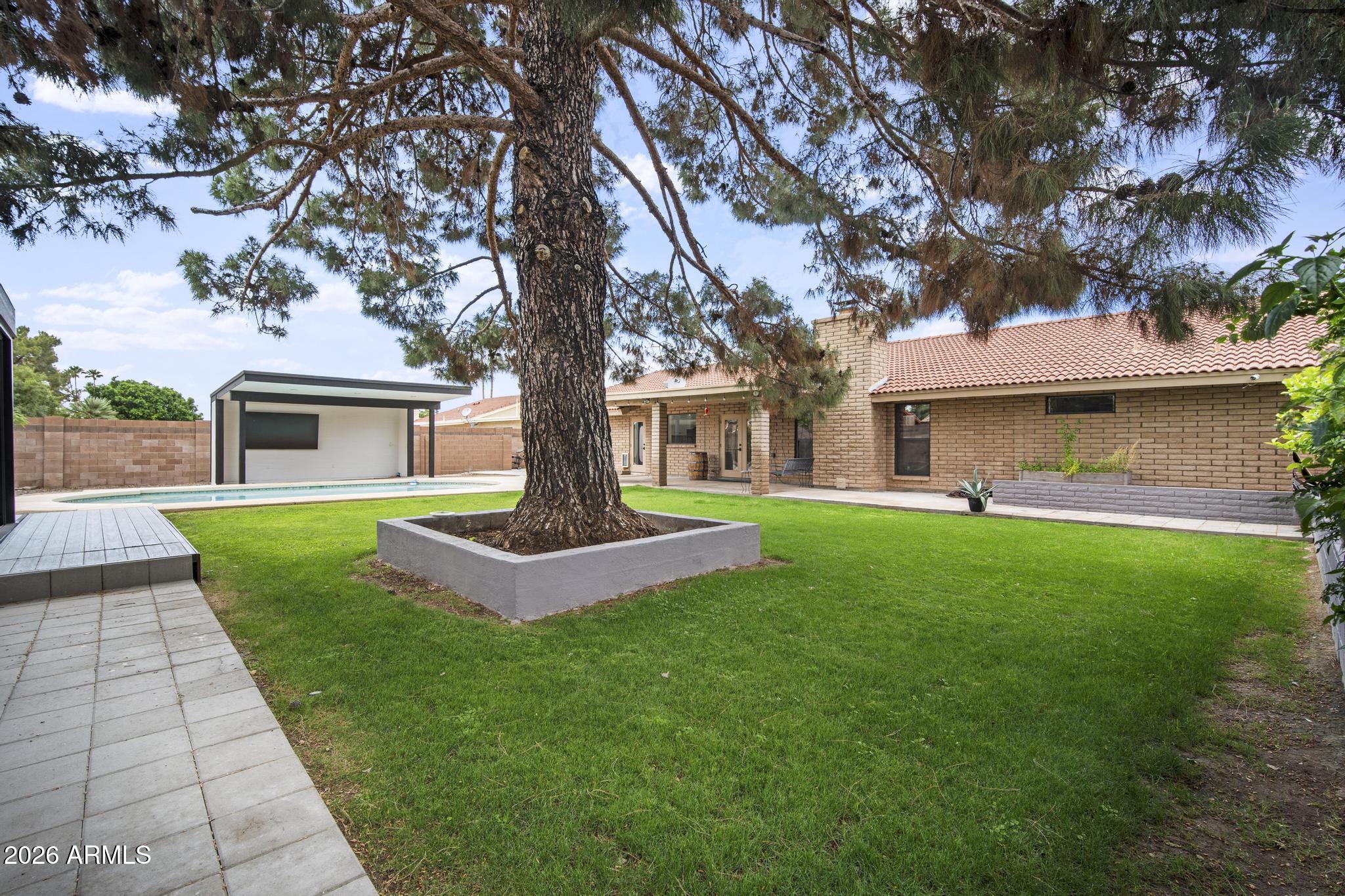 409 E CAROL ANN Way