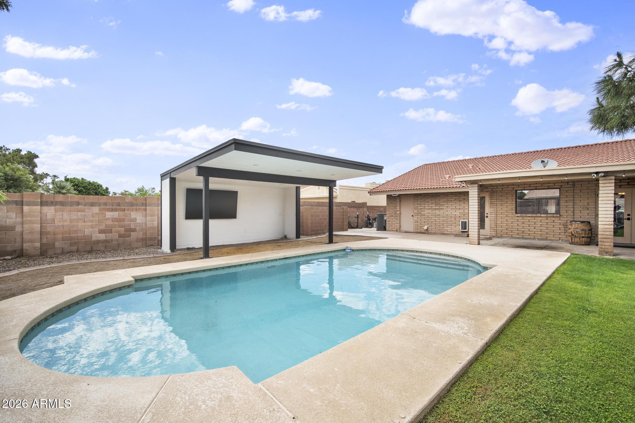 409 E CAROL ANN Way