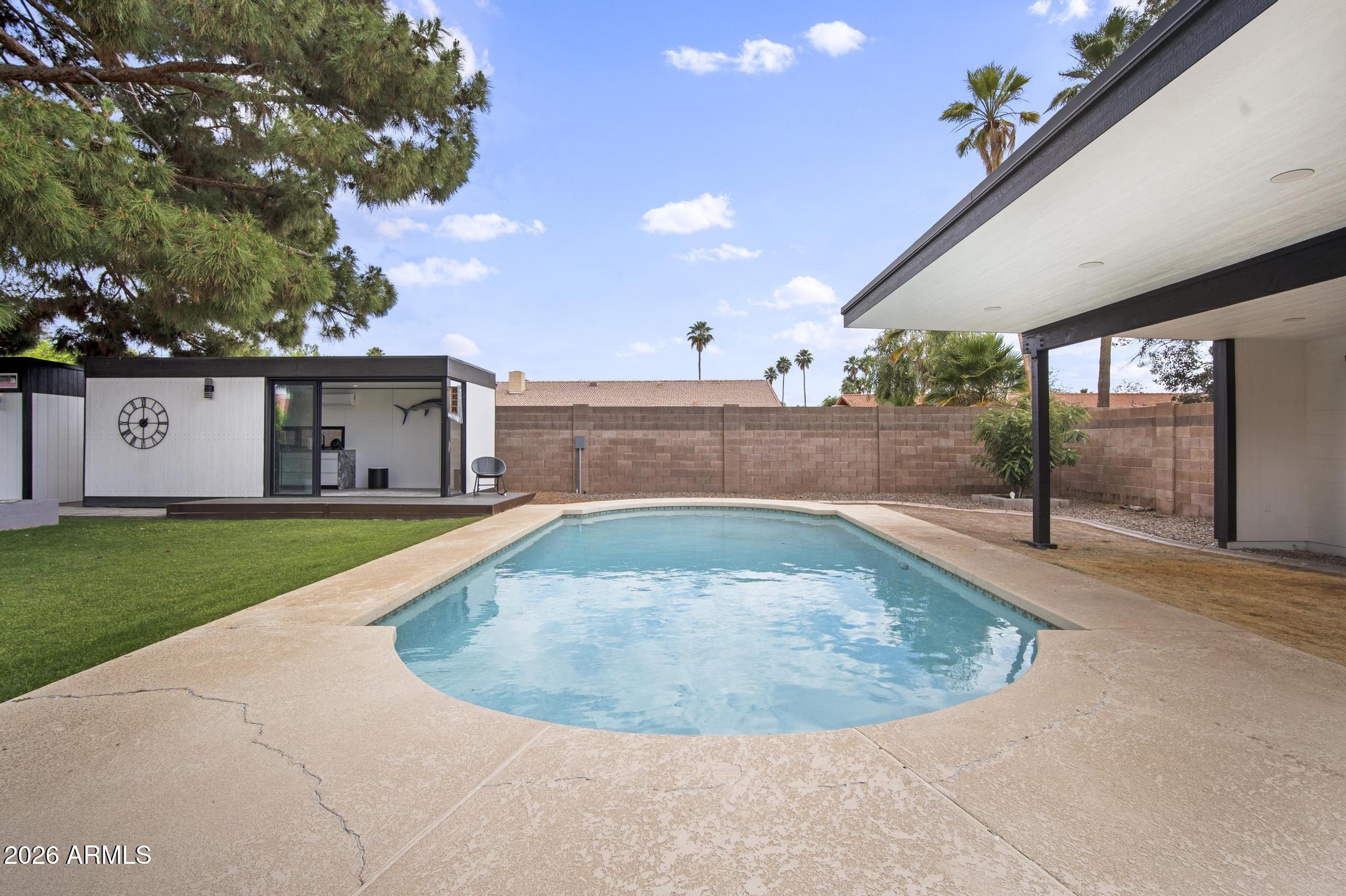 409 E CAROL ANN Way