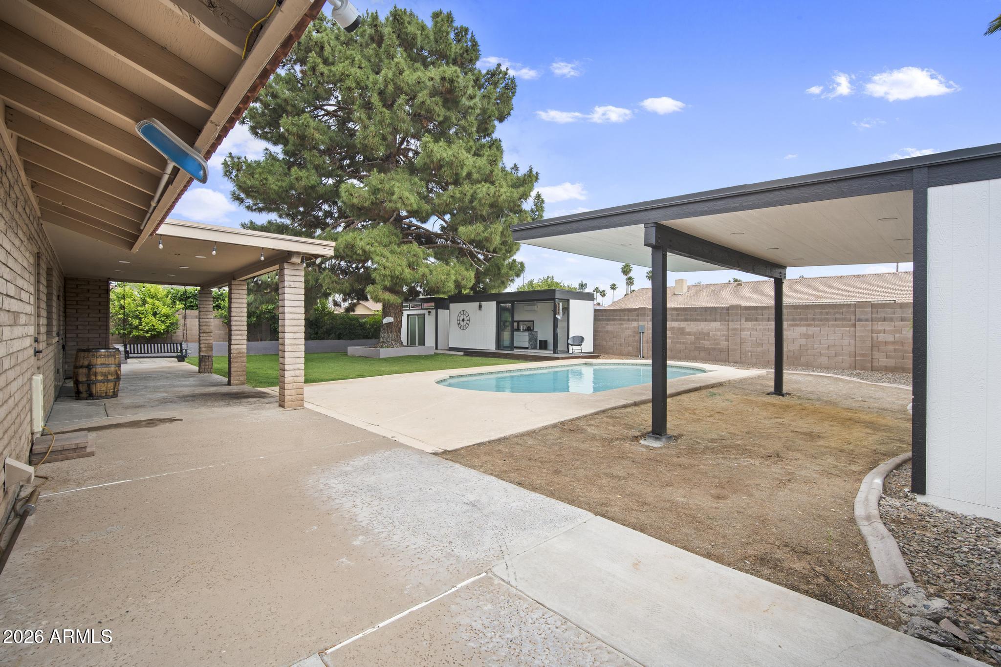 409 E CAROL ANN Way