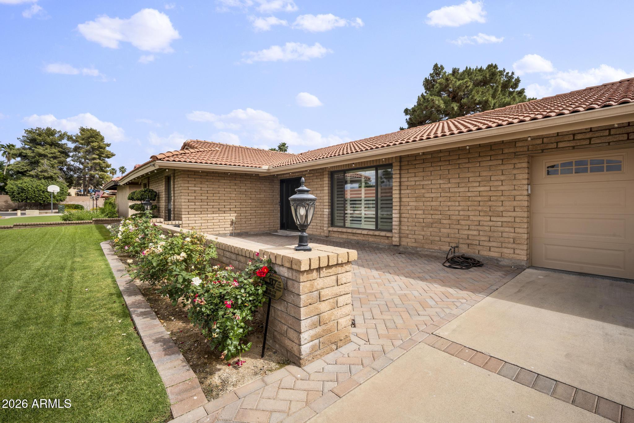 409 E CAROL ANN Way