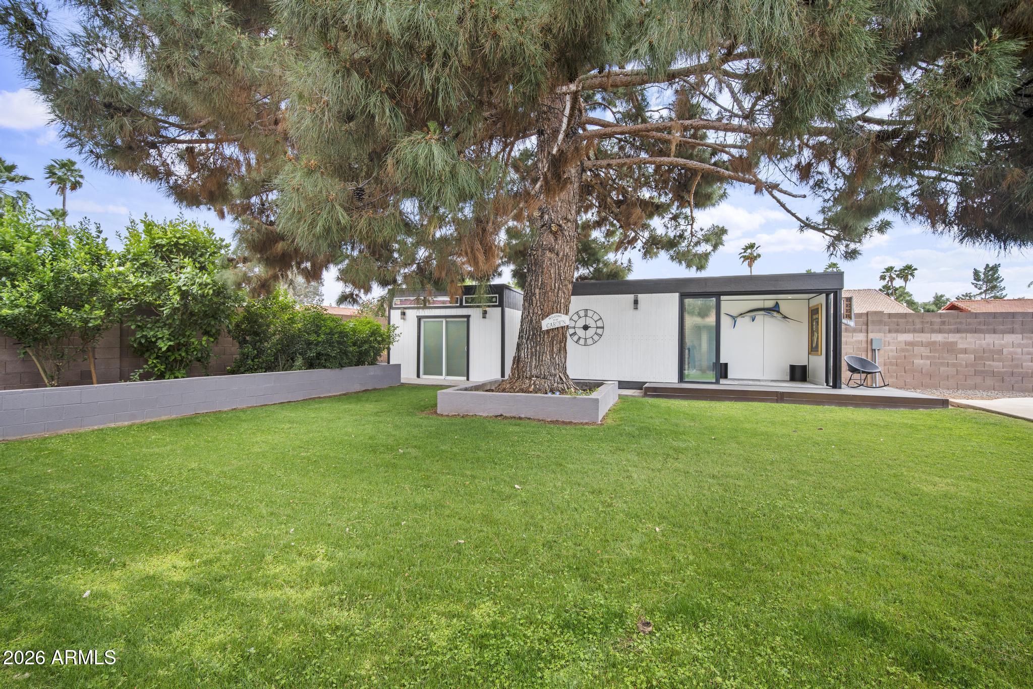409 E CAROL ANN Way