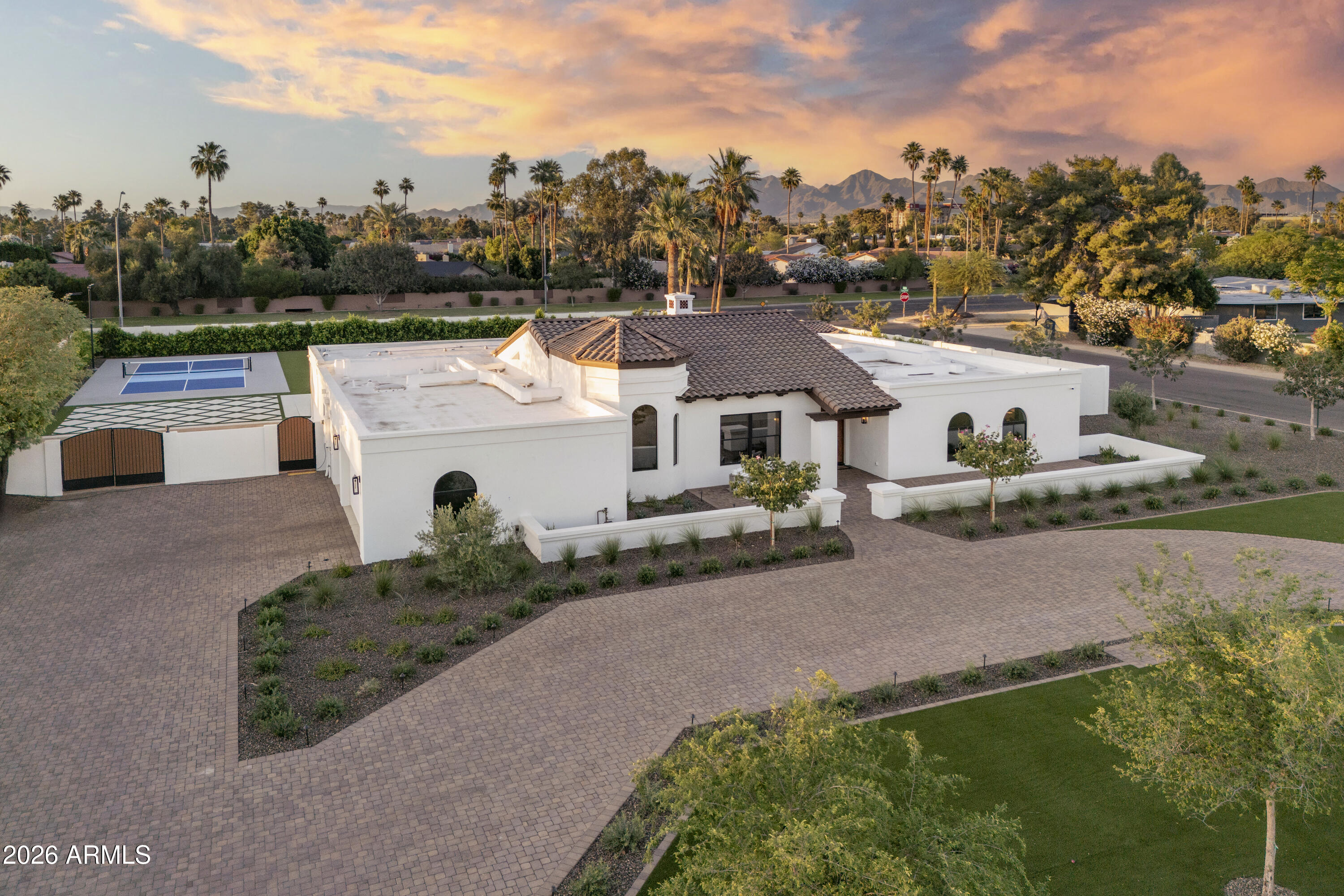 8570 E PEPPER TREE Lane