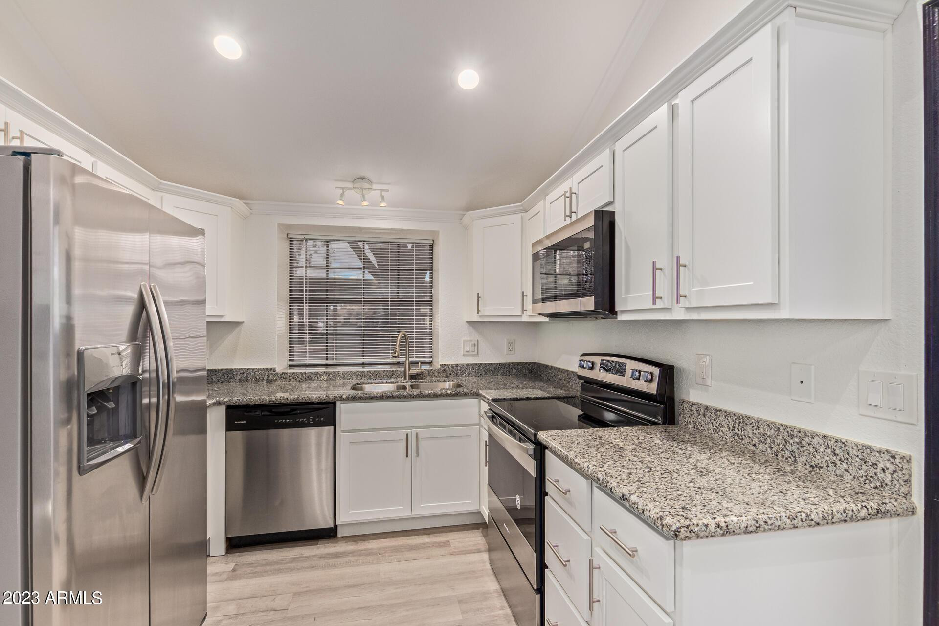 5704 E AIRE LIBRE Avenue 1084