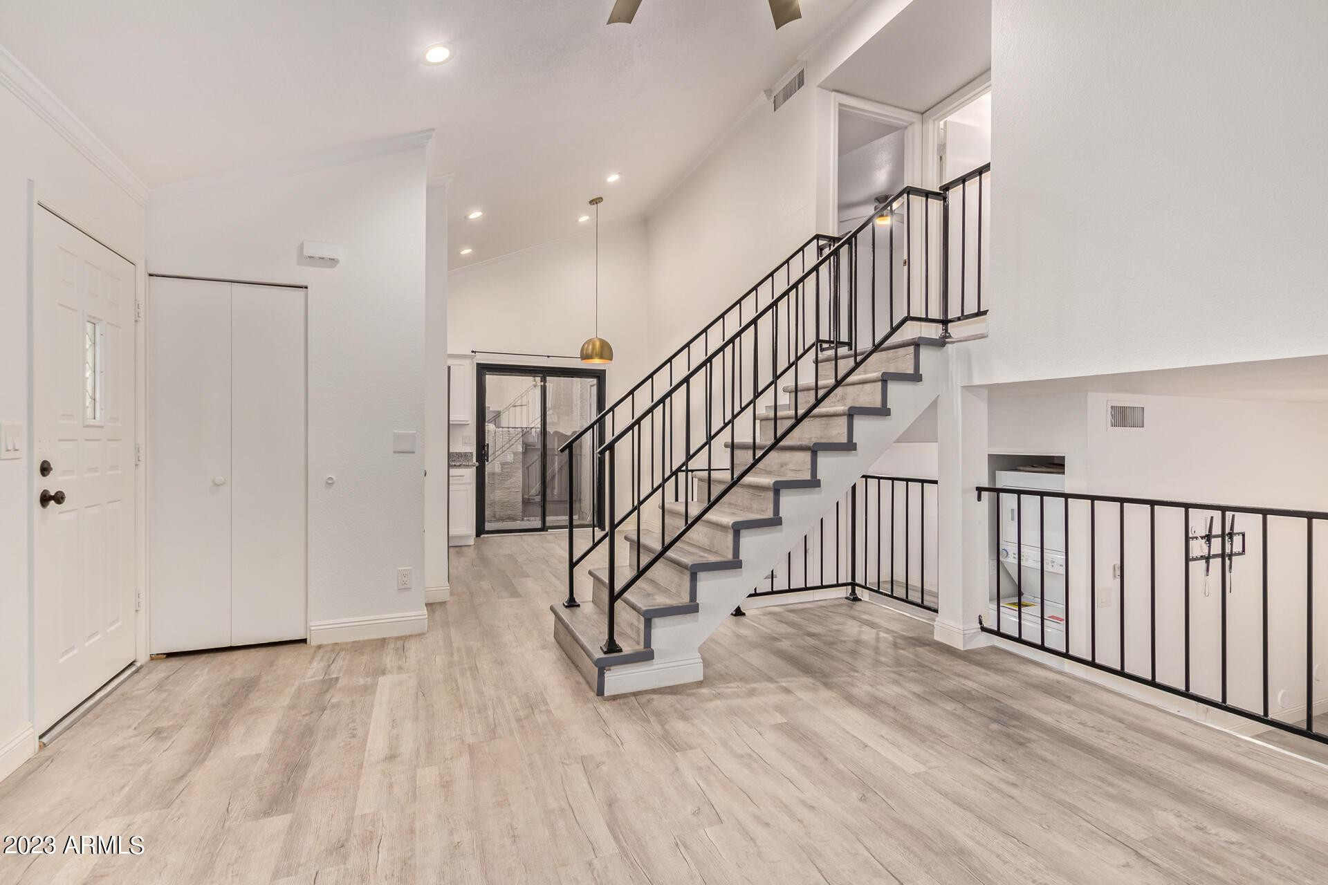 5704 E AIRE LIBRE Avenue 1084