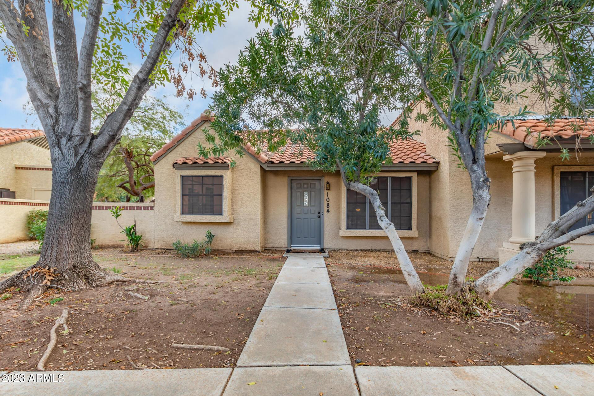 5704 E AIRE LIBRE Avenue 1084