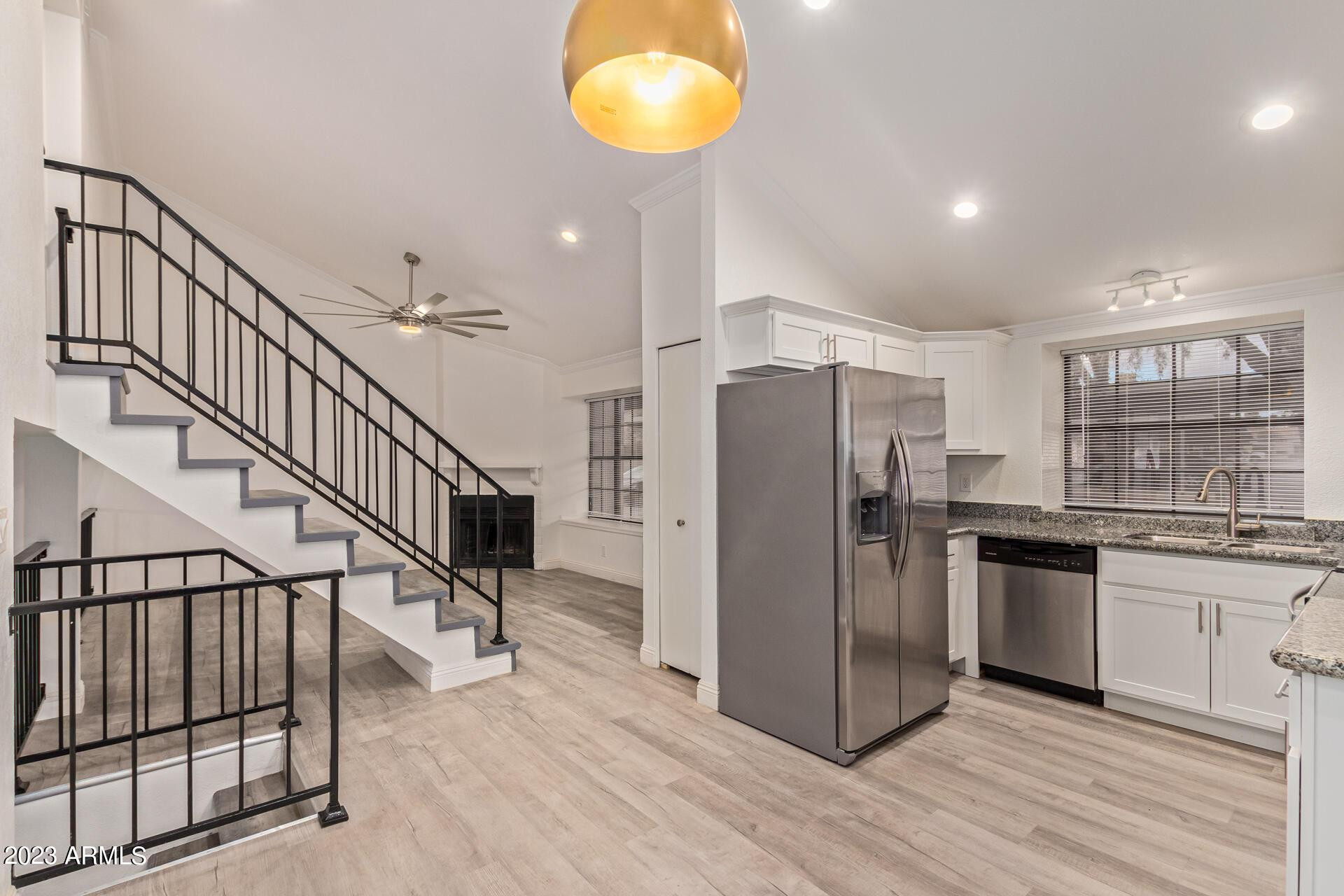 5704 E AIRE LIBRE Avenue 1084