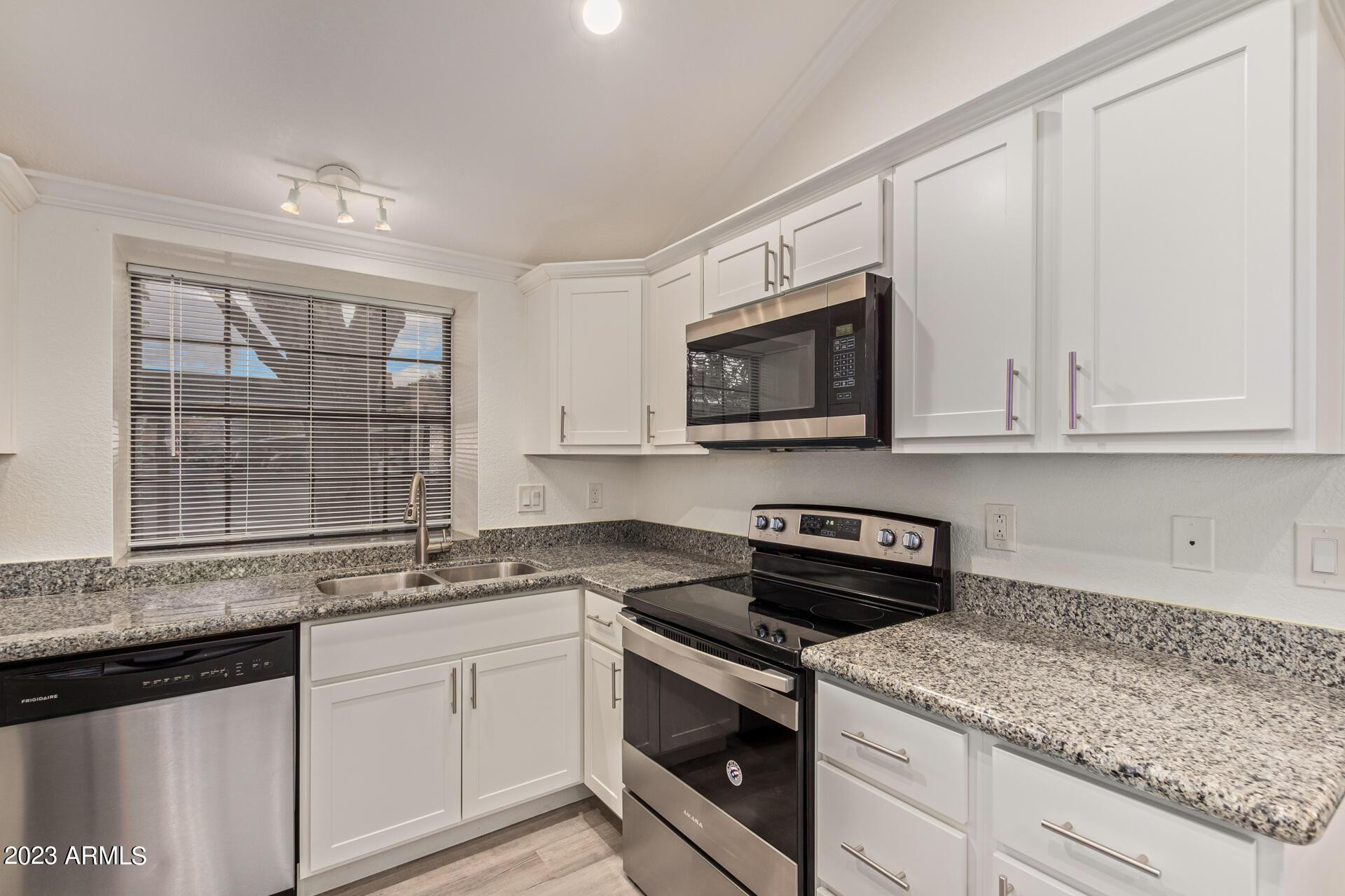 5704 E AIRE LIBRE Avenue 1084
