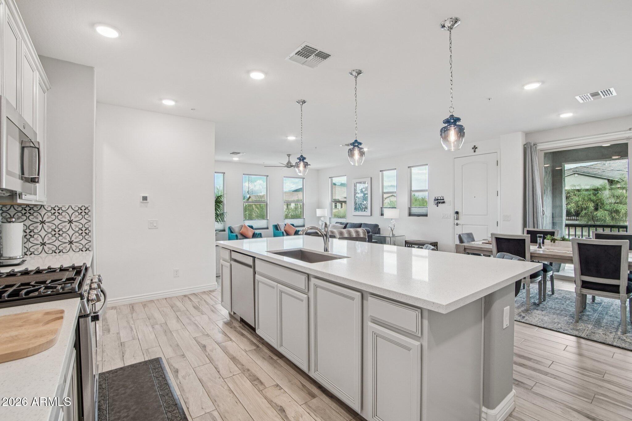 5100 E RANCHO PALOMA Drive 2072