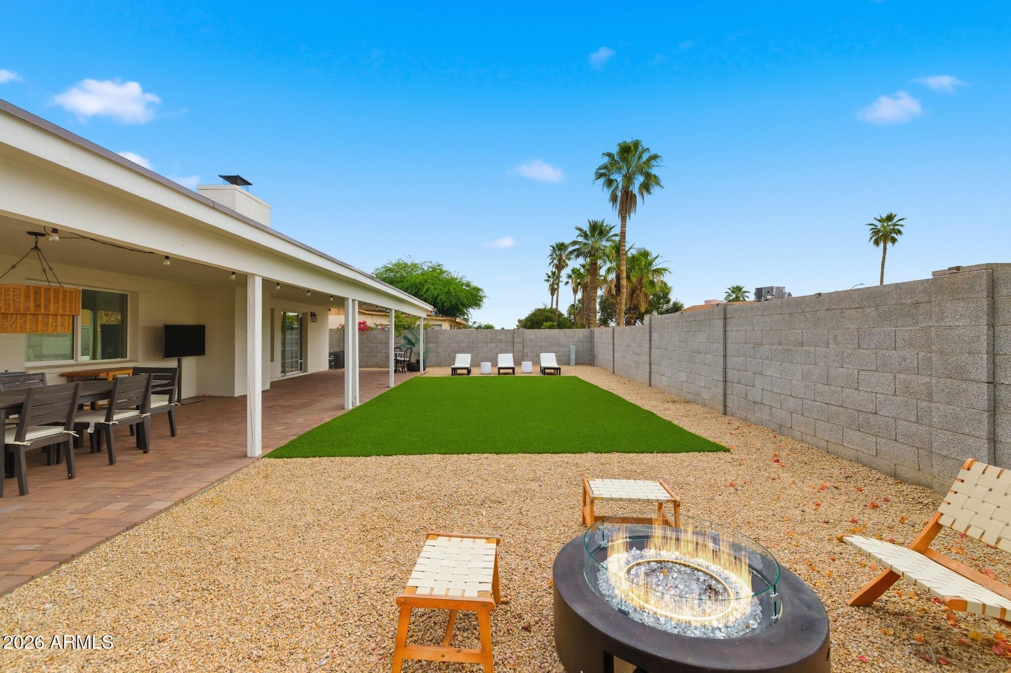 2743 E WINDROSE Drive
